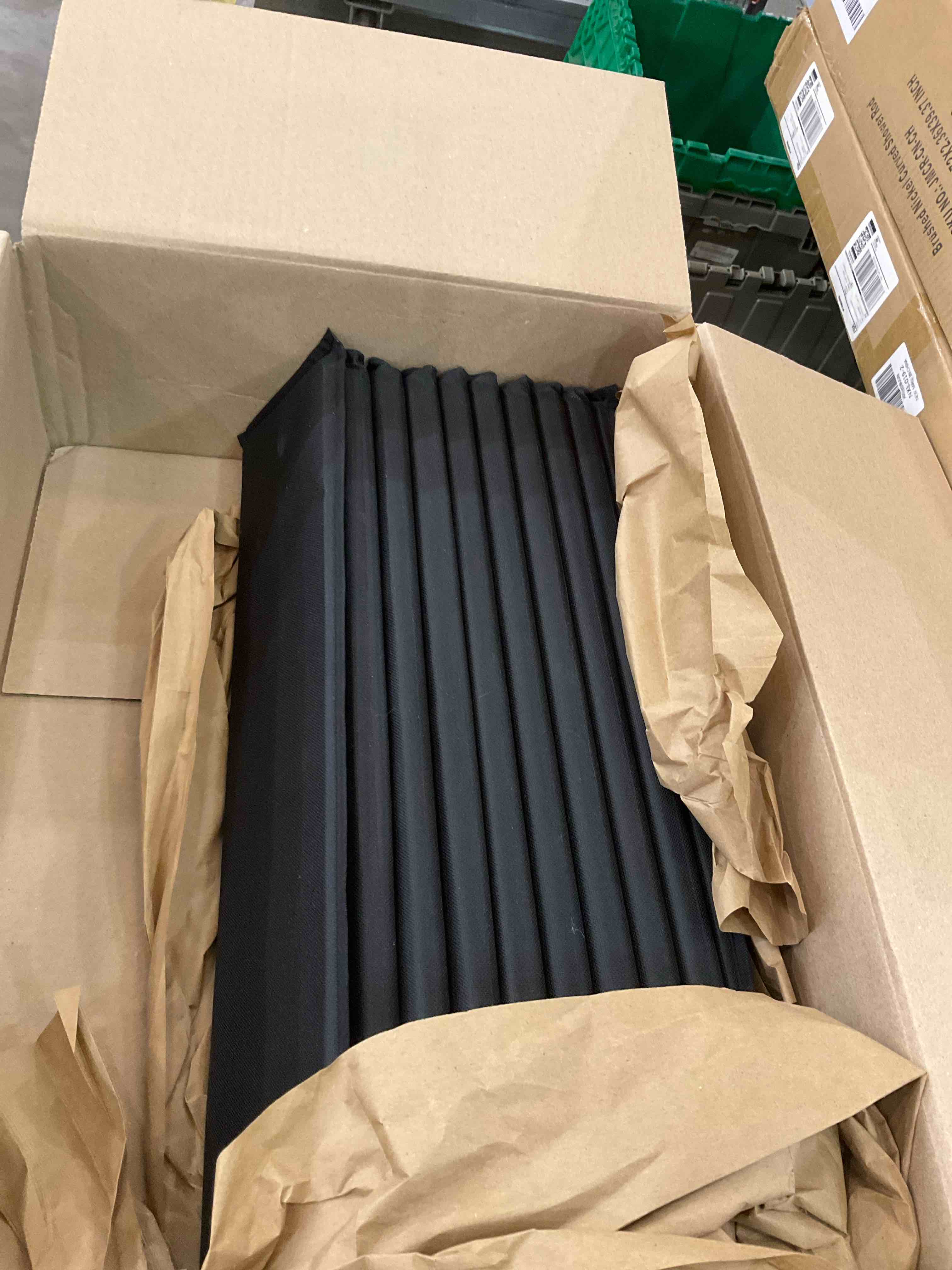 https://s3.amazonaws.com/lotting-images-prod/BargainHunt/EXS01274493_1711726985826.jpeg