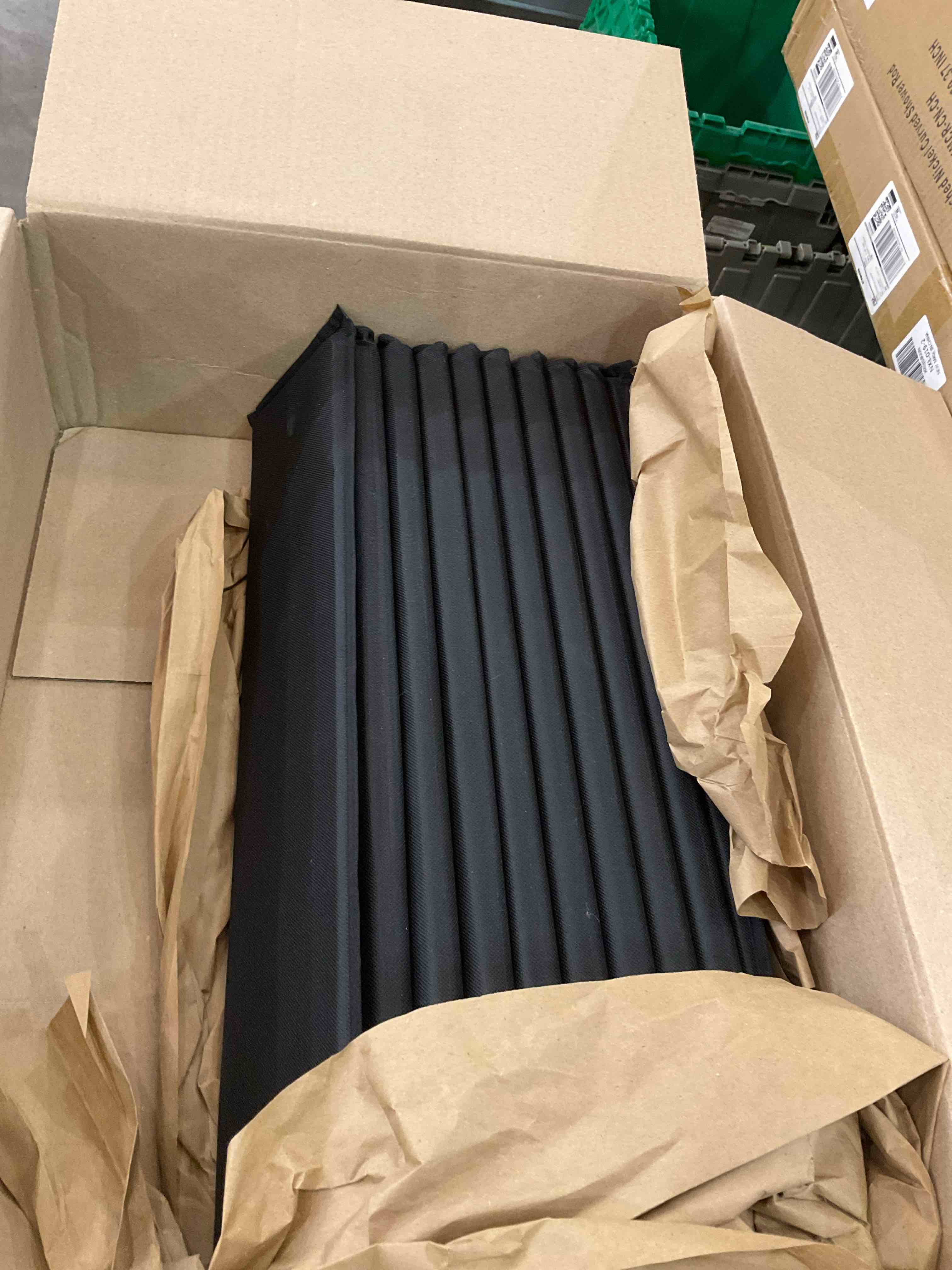 https://s3.amazonaws.com/lotting-images-prod/BargainHunt/EXS01274493_1711726986953.jpeg