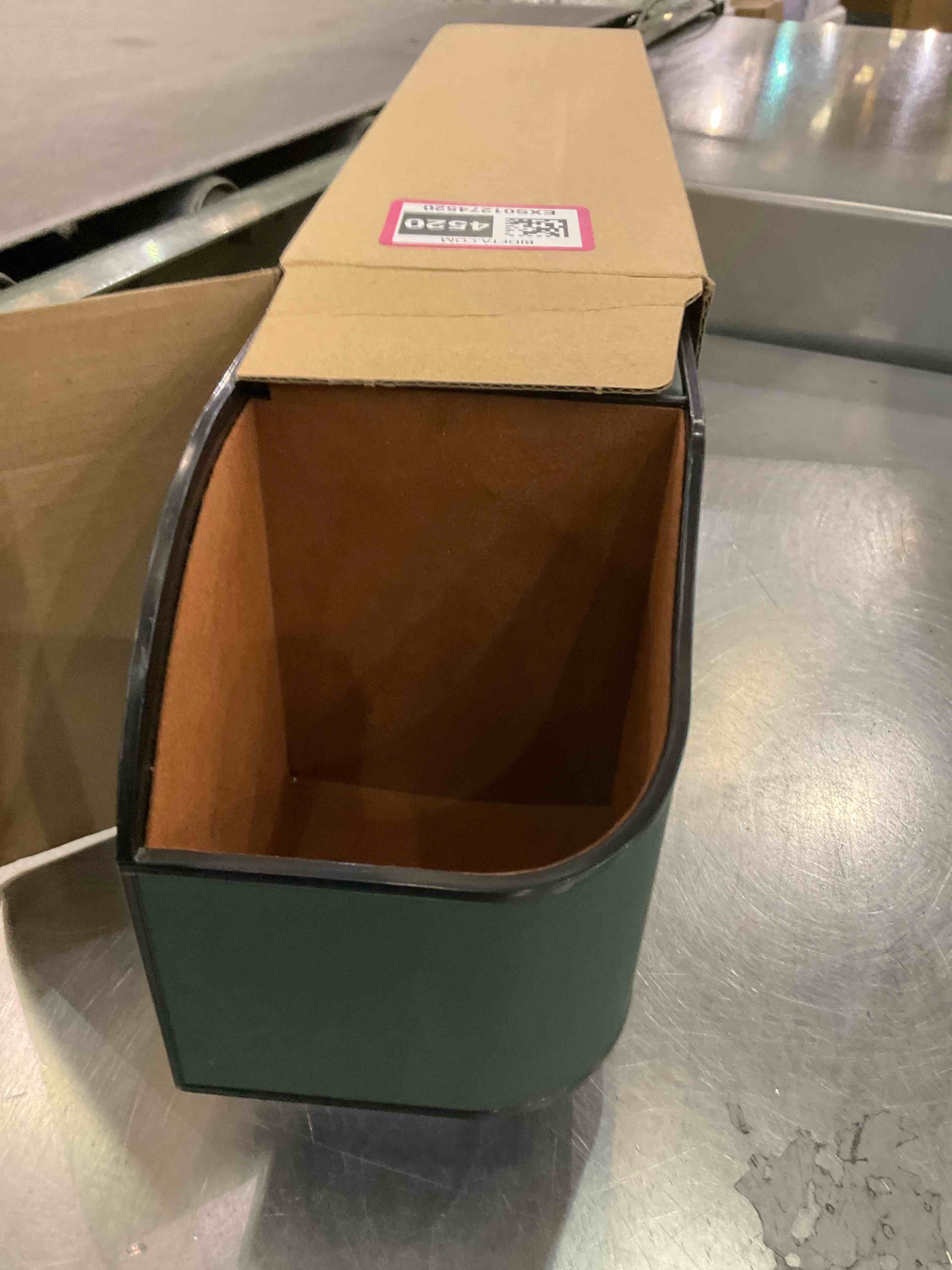 https://s3.amazonaws.com/lotting-images-prod/BargainHunt/EXS01274520_1711548606569.jpeg