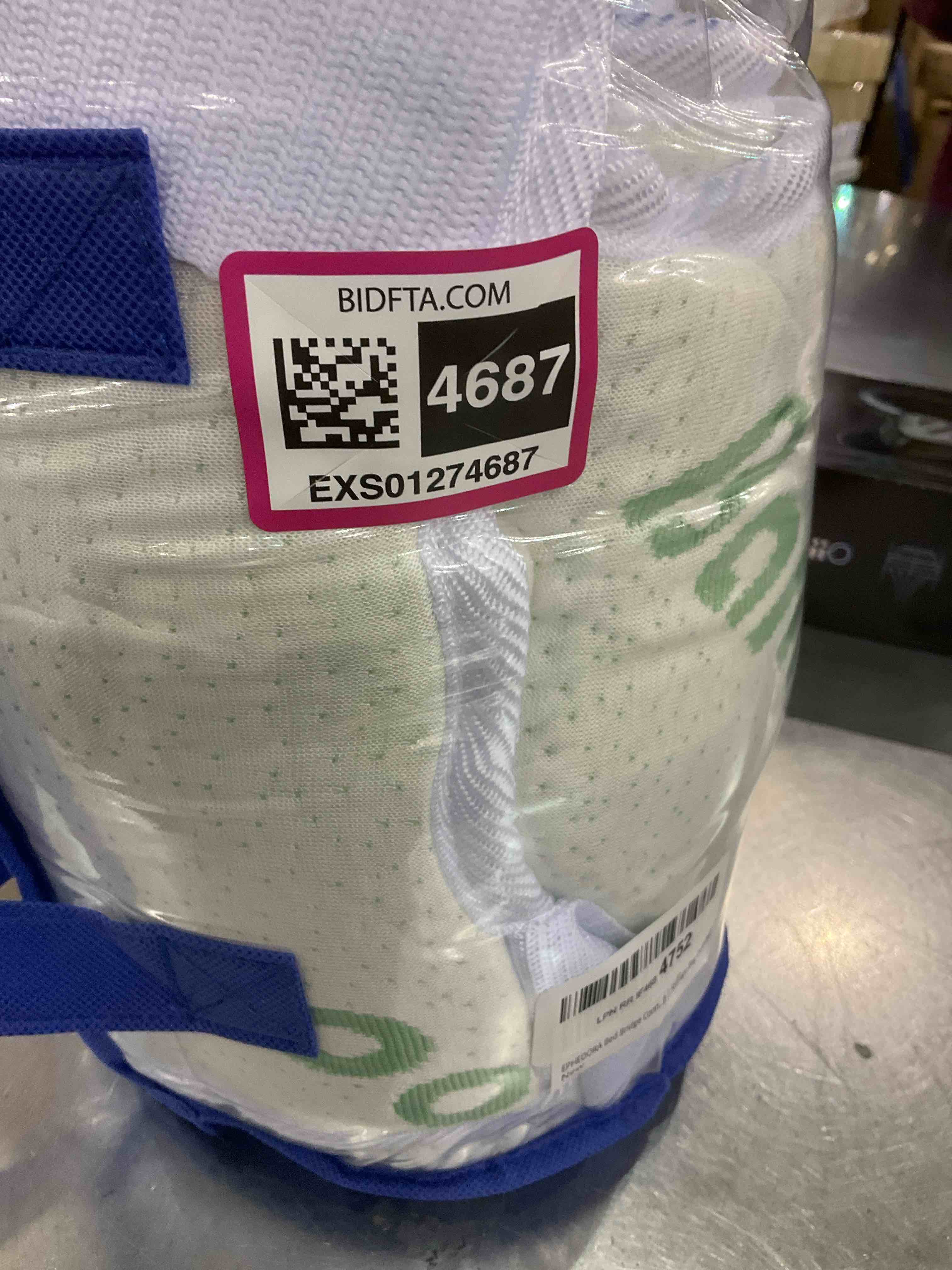https://s3.amazonaws.com/lotting-images-prod/BargainHunt/EXS01274687_1711630111048.jpeg