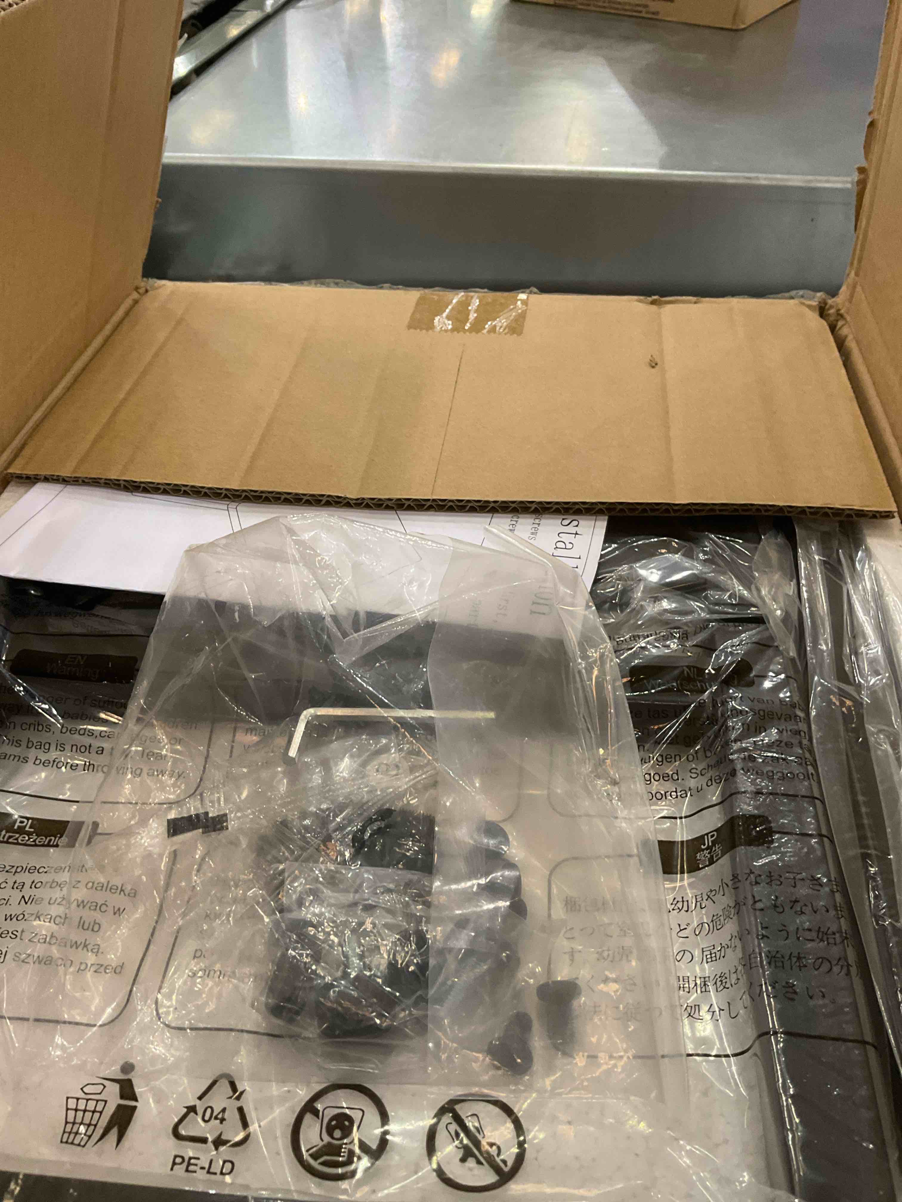 https://s3.amazonaws.com/lotting-images-prod/BargainHunt/EXS01274971_1711736897887.jpeg