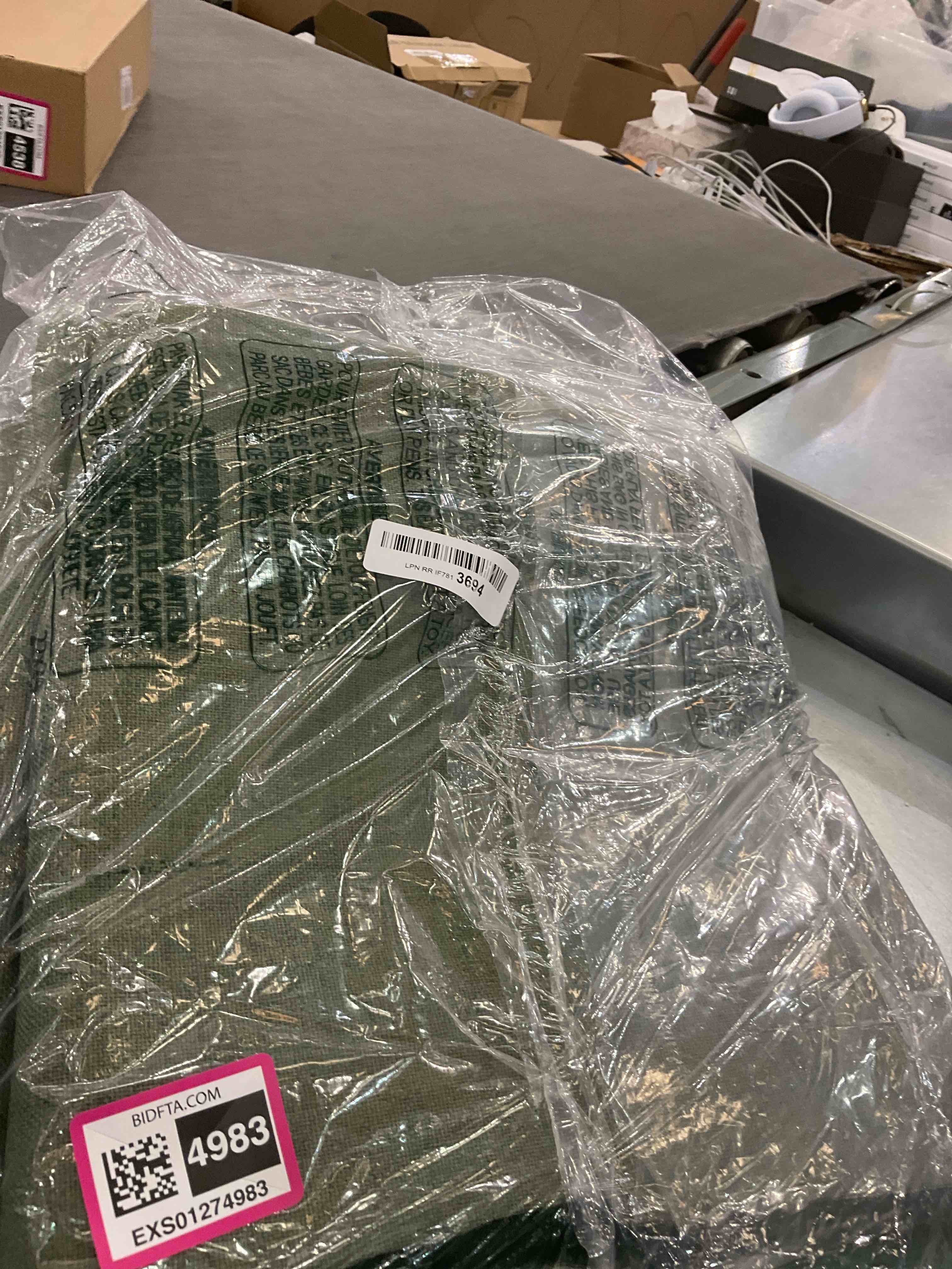 https://s3.amazonaws.com/lotting-images-prod/BargainHunt/EXS01274983_1711738251447.jpeg