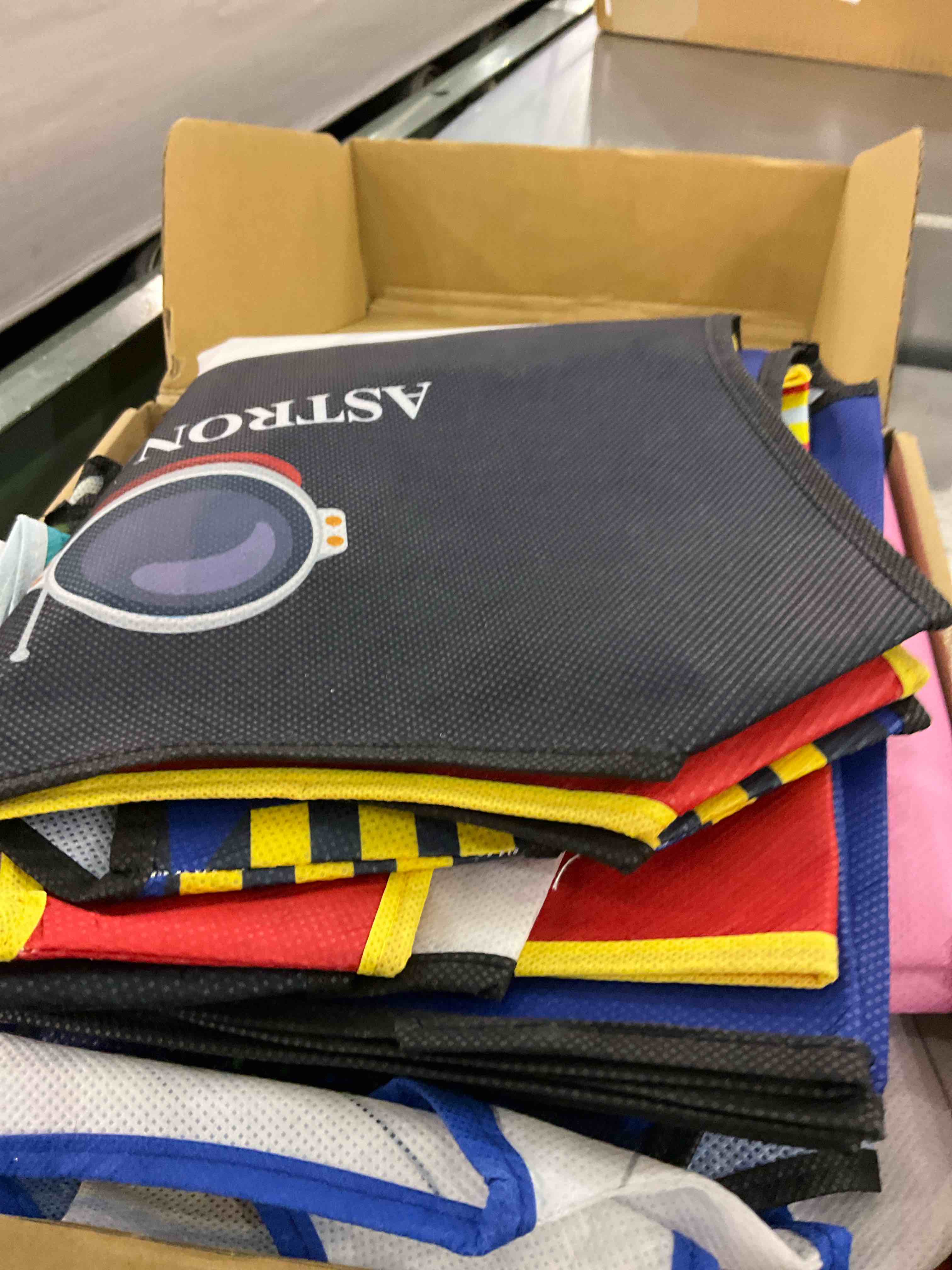 https://s3.amazonaws.com/lotting-images-prod/BargainHunt/EXS01274997_1711970483253.jpeg
