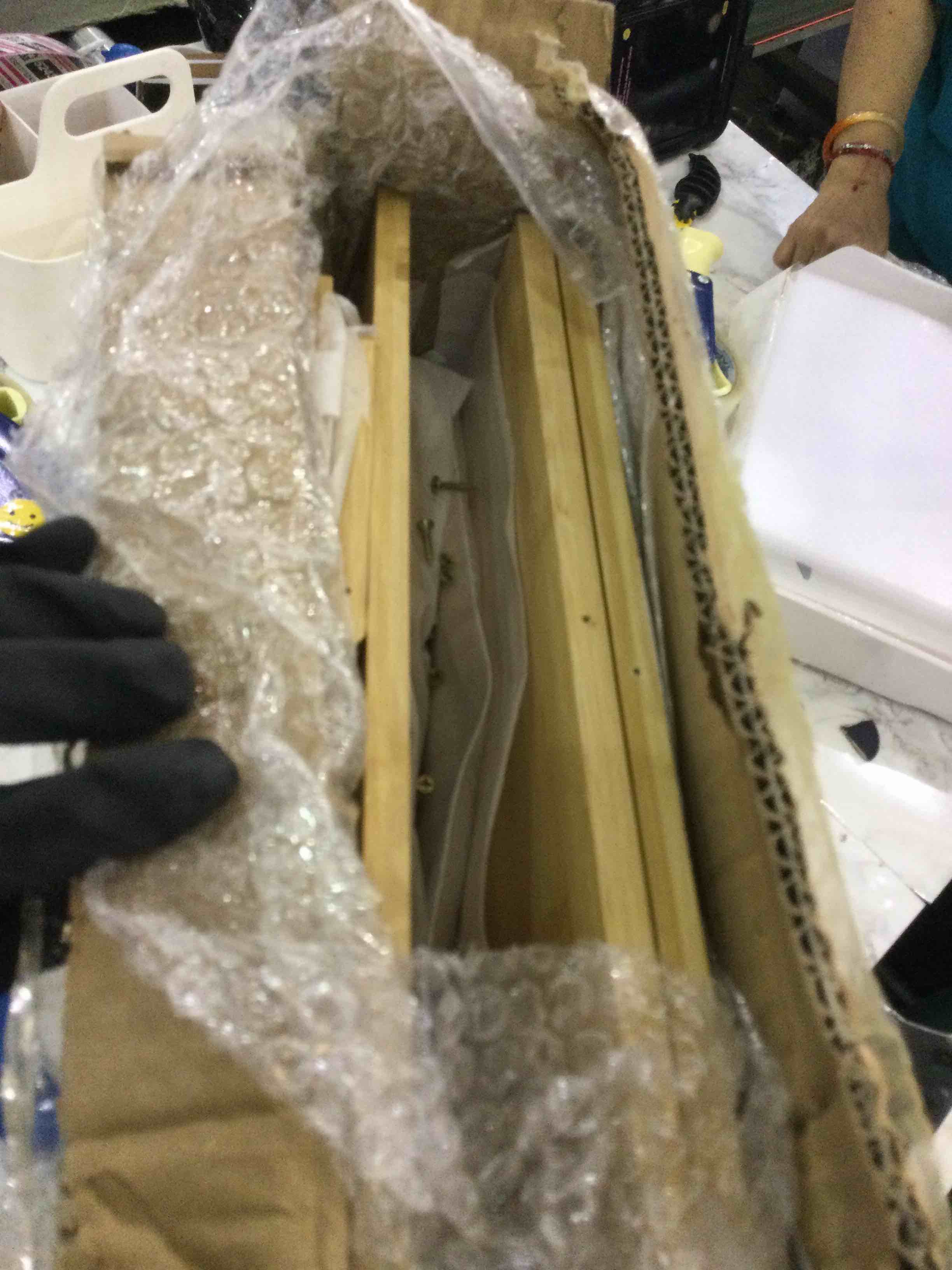 https://s3.amazonaws.com/lotting-images-prod/BargainHunt/EXS01275225_1712325064883.jpeg
