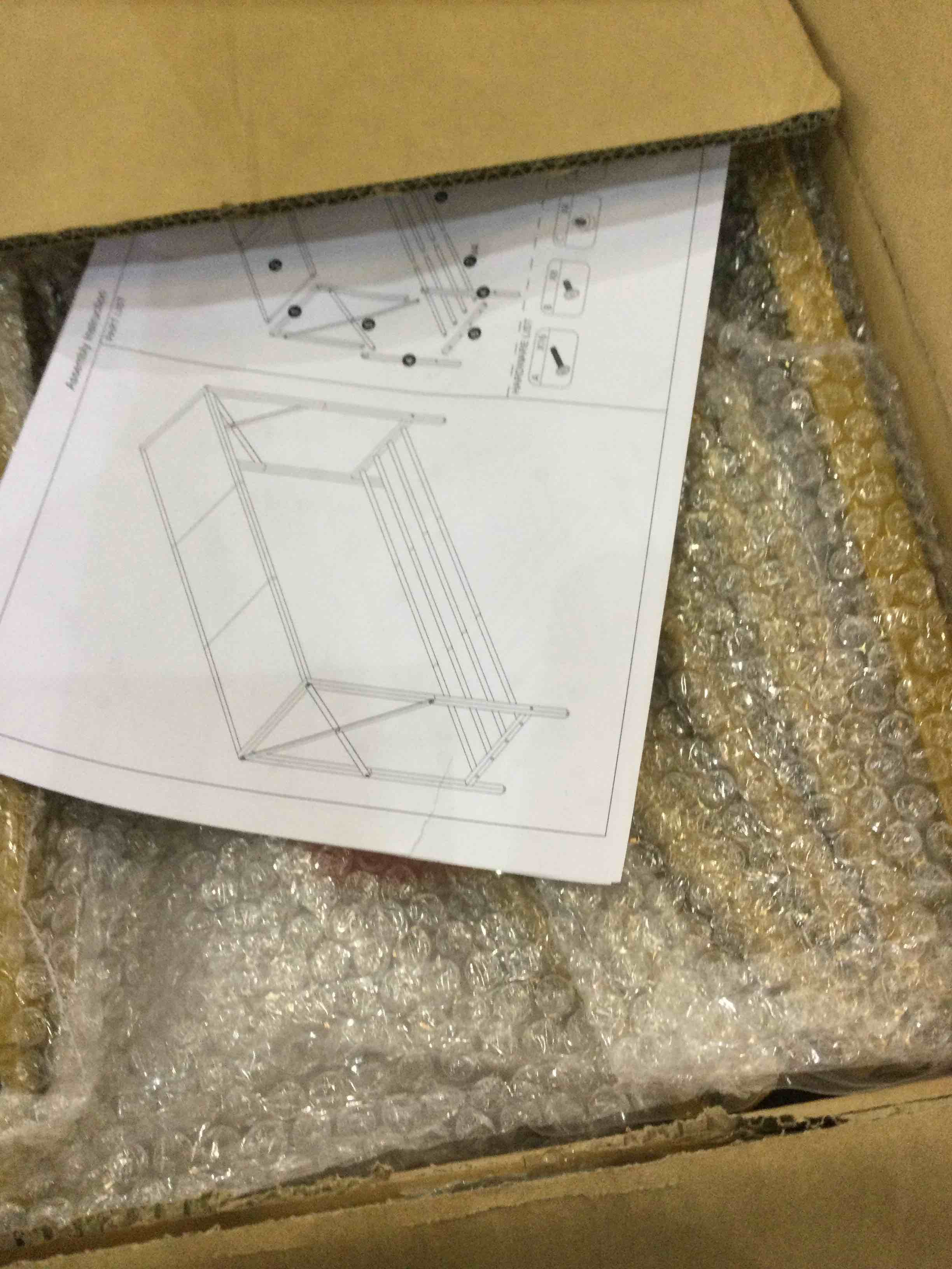 https://s3.amazonaws.com/lotting-images-prod/BargainHunt/EXS01275234_1712325917406.jpeg
