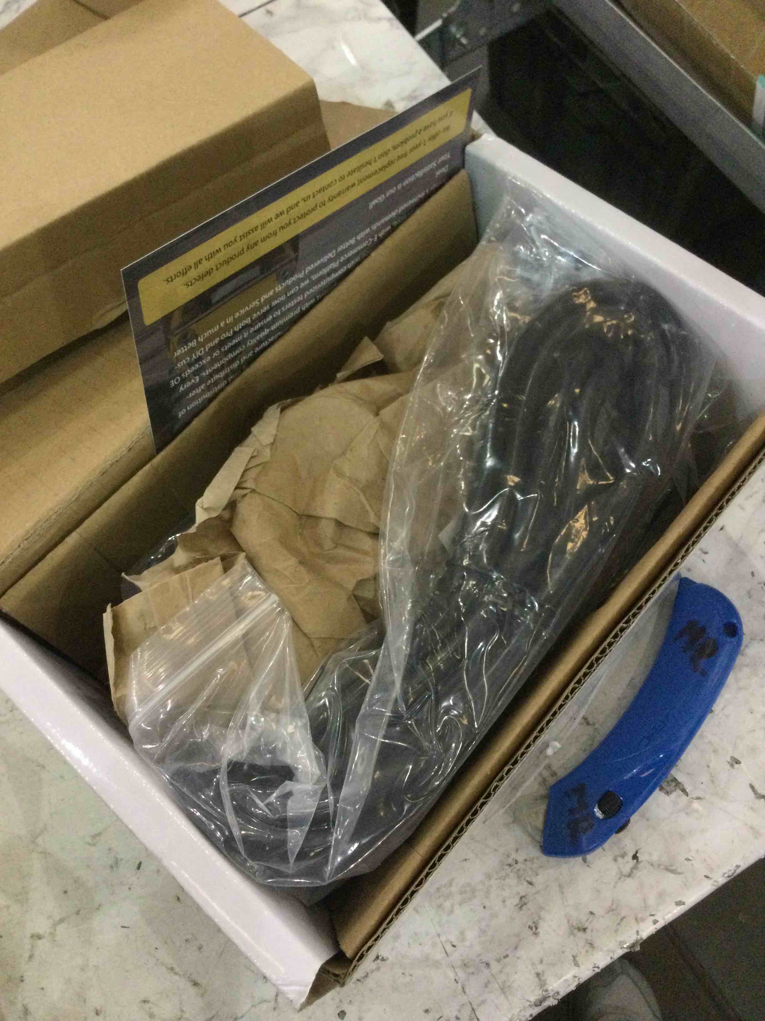 https://s3.amazonaws.com/lotting-images-prod/BargainHunt/EXS01275382_1712342863136.jpeg