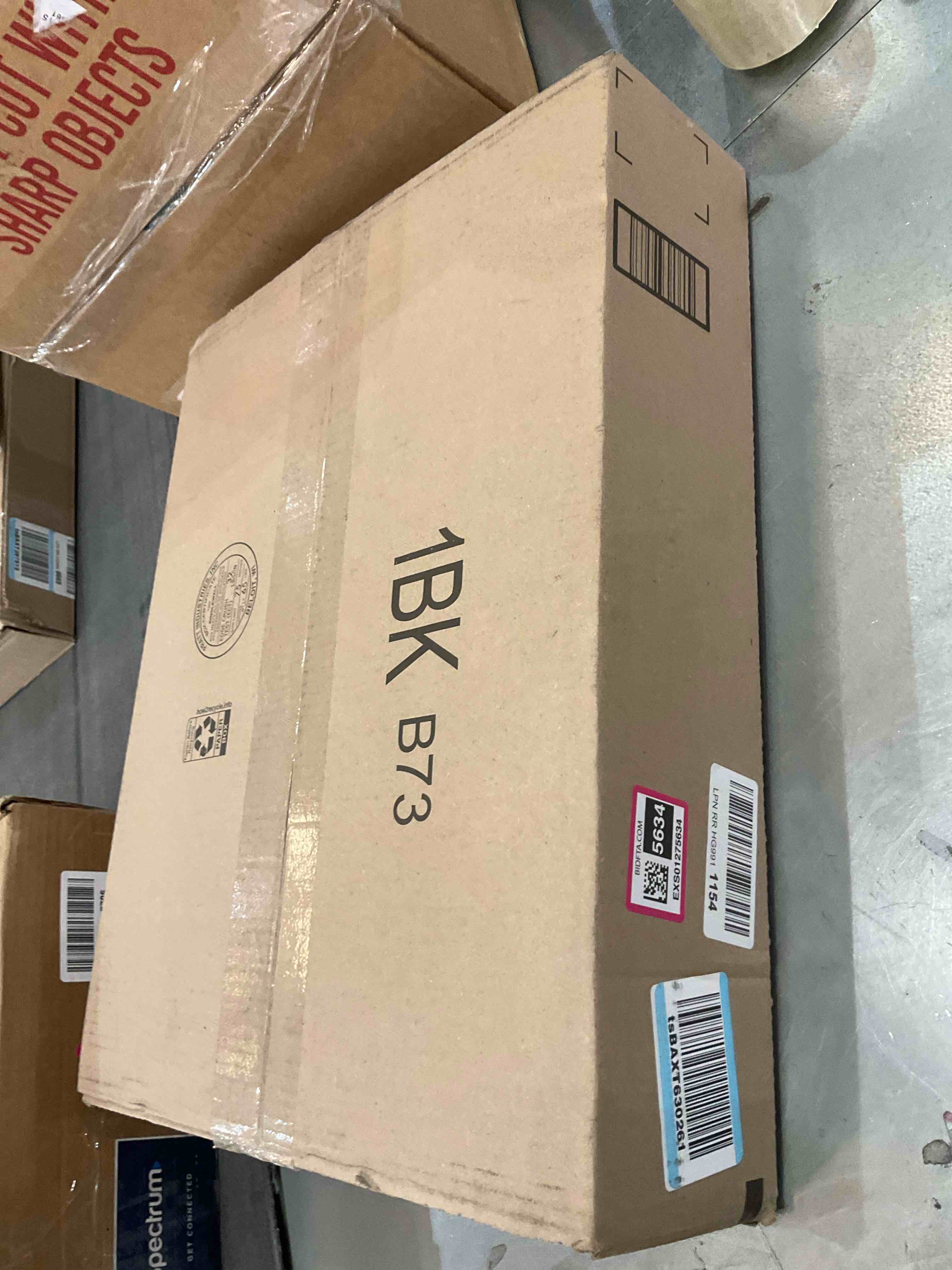 https://s3.amazonaws.com/lotting-images-prod/BargainHunt/EXS01275634_1711731318064.jpeg