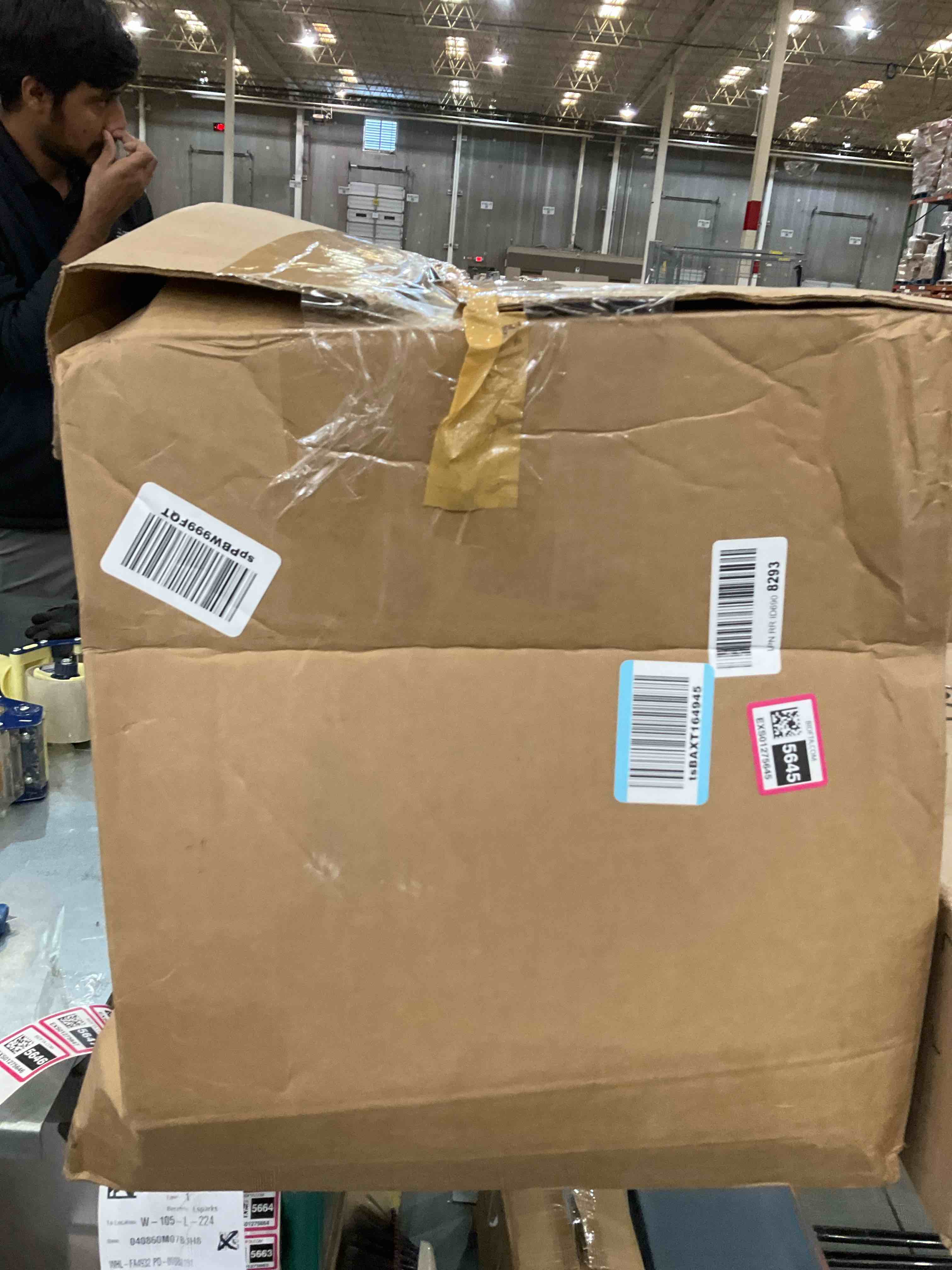 https://s3.amazonaws.com/lotting-images-prod/BargainHunt/EXS01275645_1711733217171.jpeg