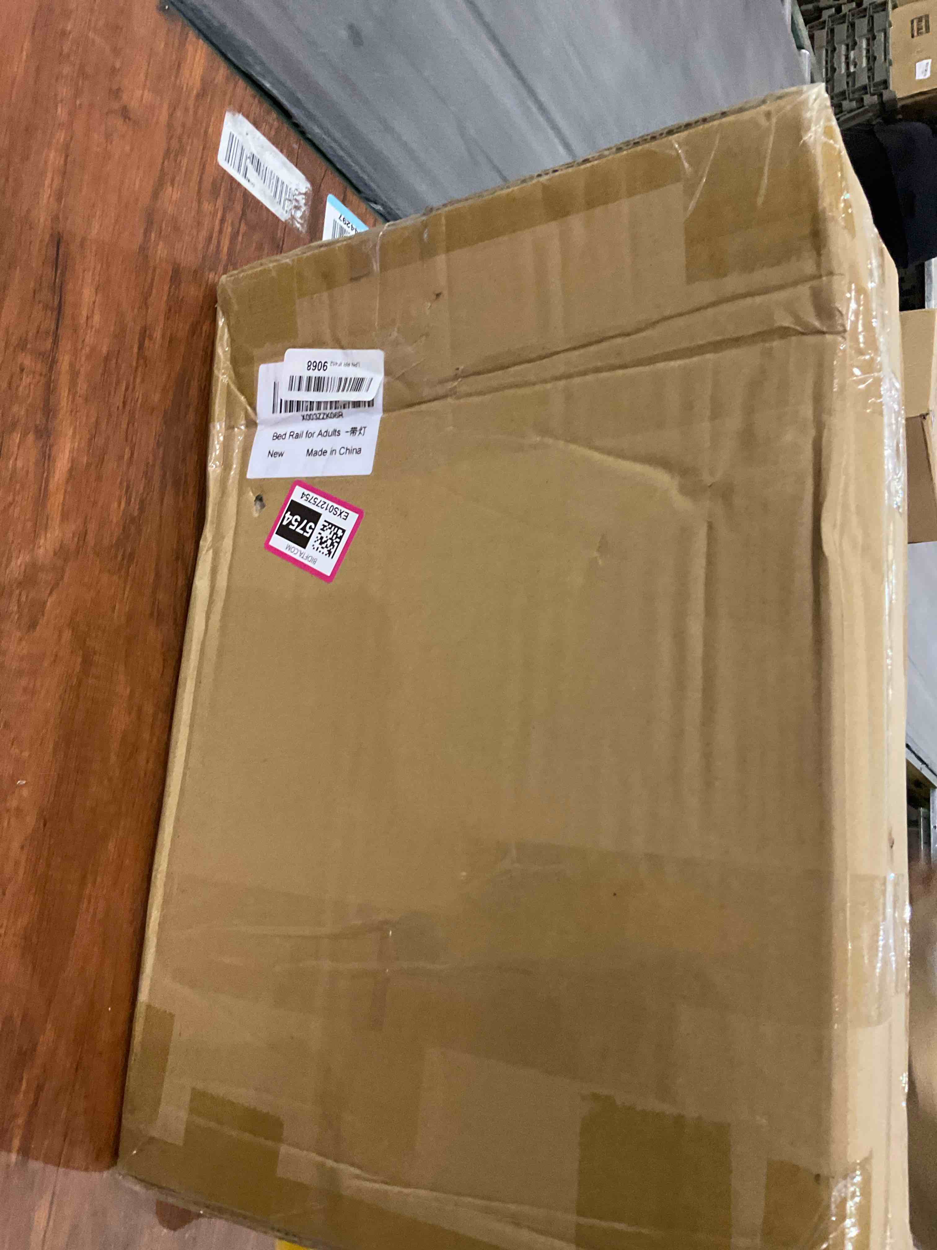 https://s3.amazonaws.com/lotting-images-prod/BargainHunt/EXS01275754_1712070200381.jpeg