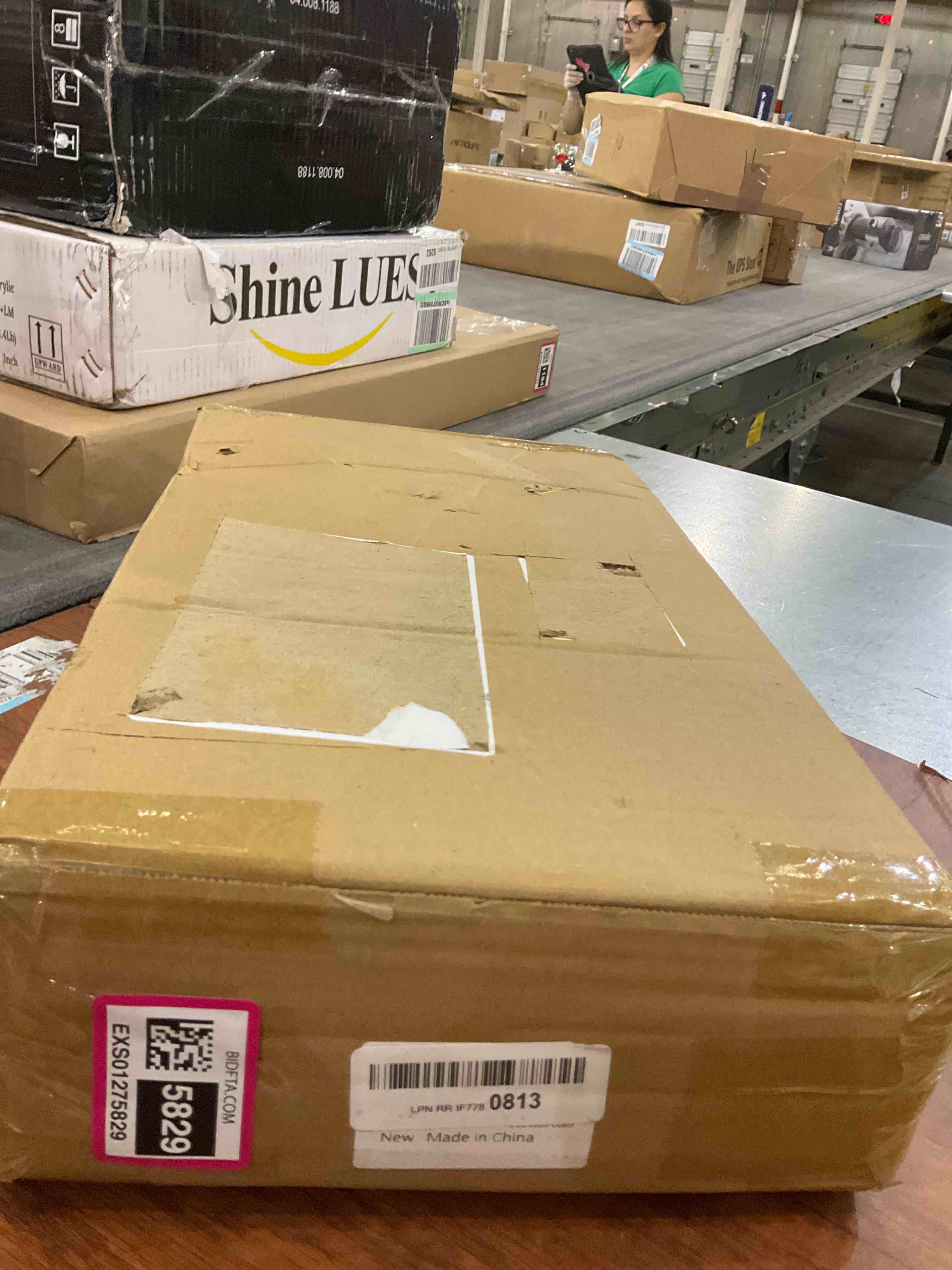 https://s3.amazonaws.com/lotting-images-prod/BargainHunt/EXS01275829_1712152327838.jpeg