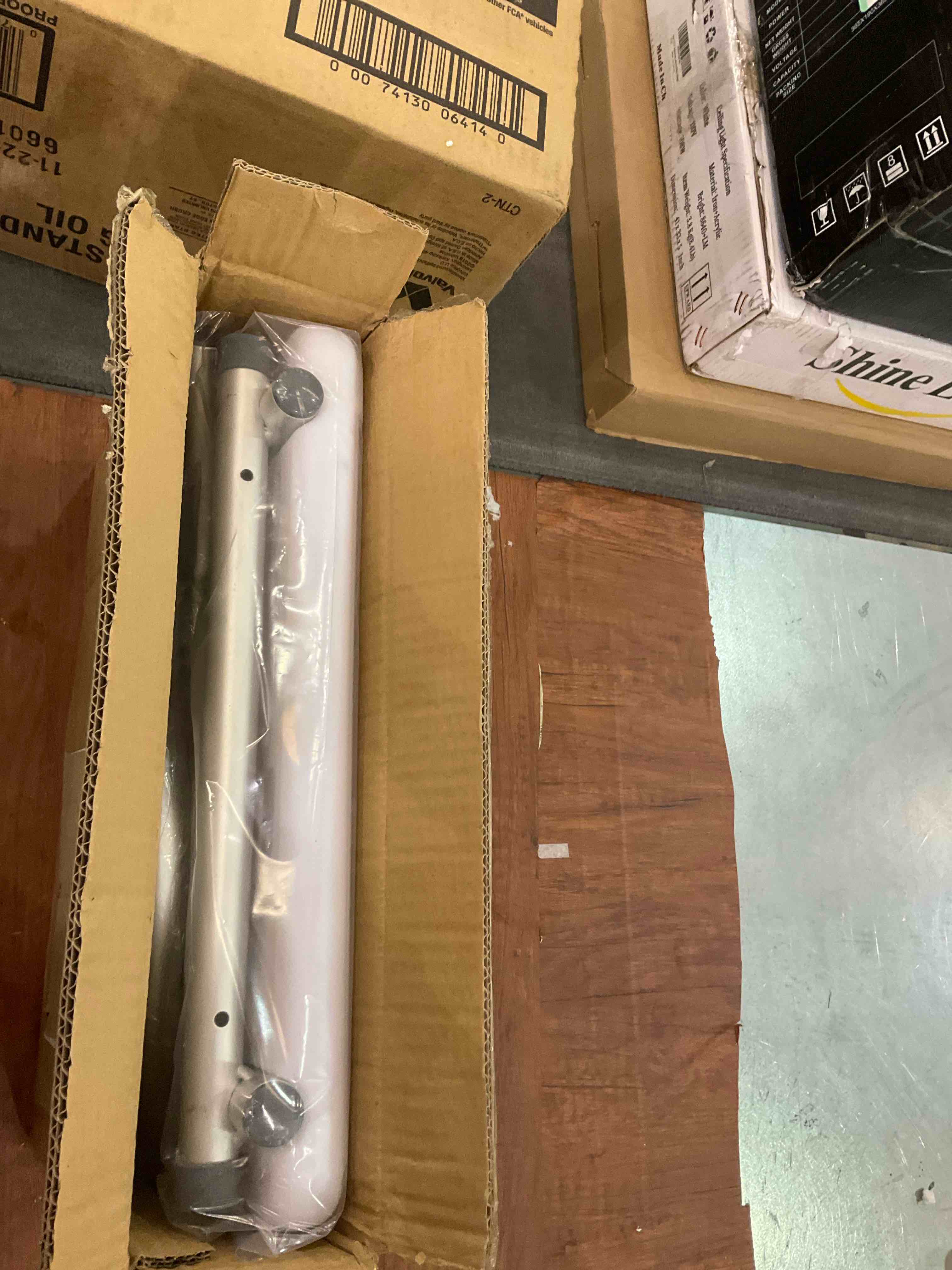 https://s3.amazonaws.com/lotting-images-prod/BargainHunt/EXS01275829_1712152376506.jpeg