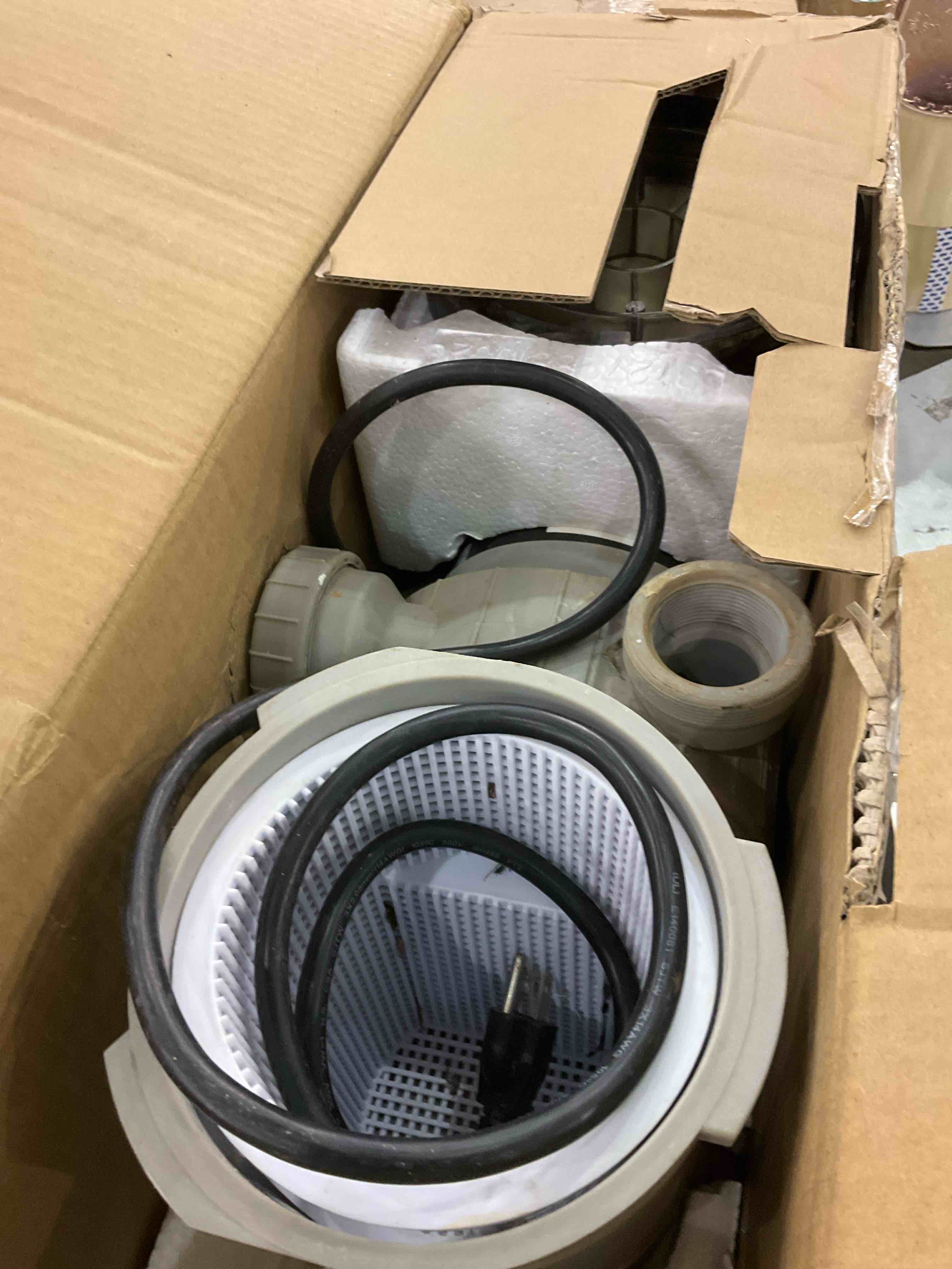 https://s3.amazonaws.com/lotting-images-prod/BargainHunt/EXS01276002_1715697360838.jpeg