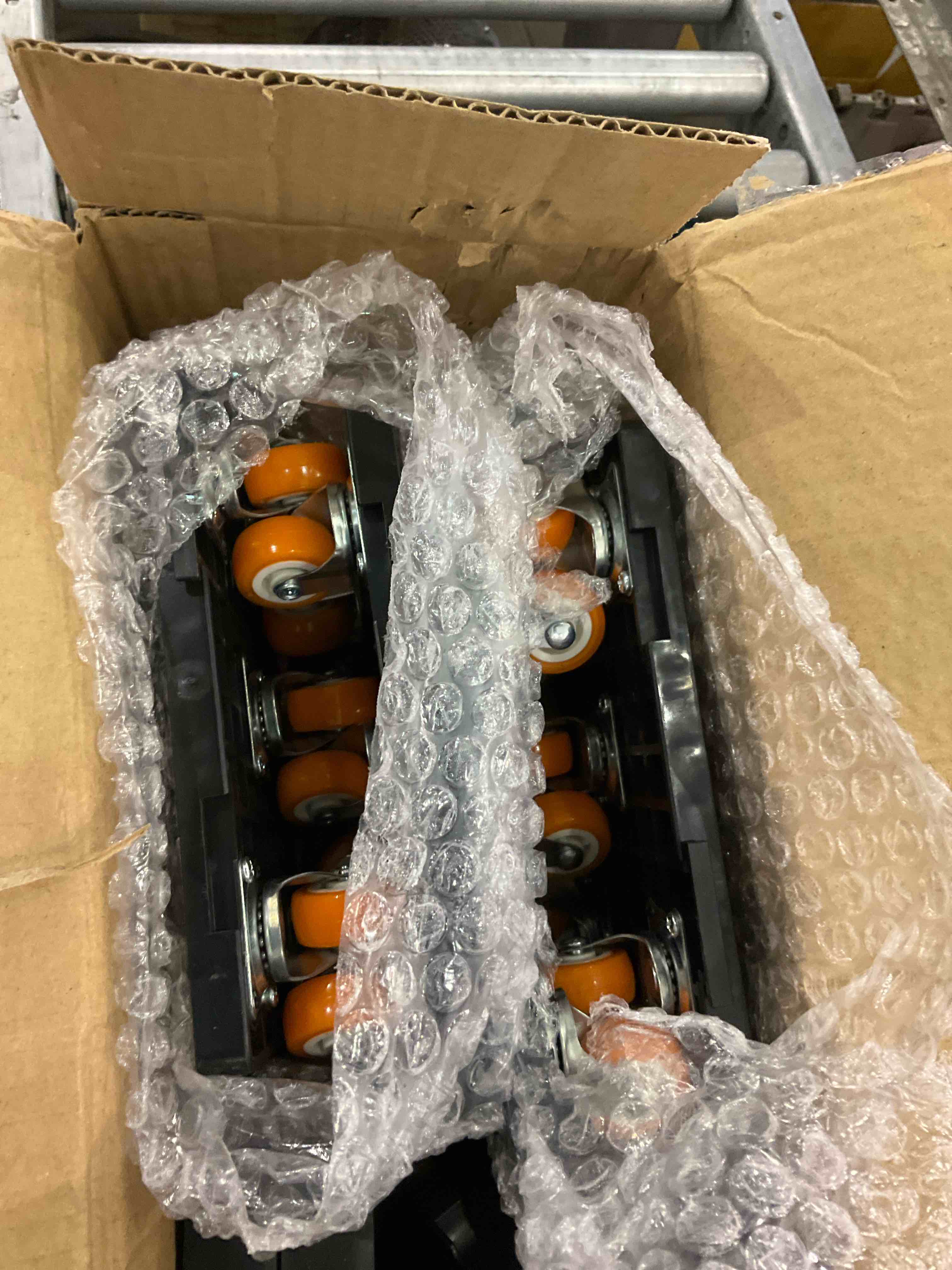 https://s3.amazonaws.com/lotting-images-prod/BargainHunt/EXS01276127_1715772602779.jpeg