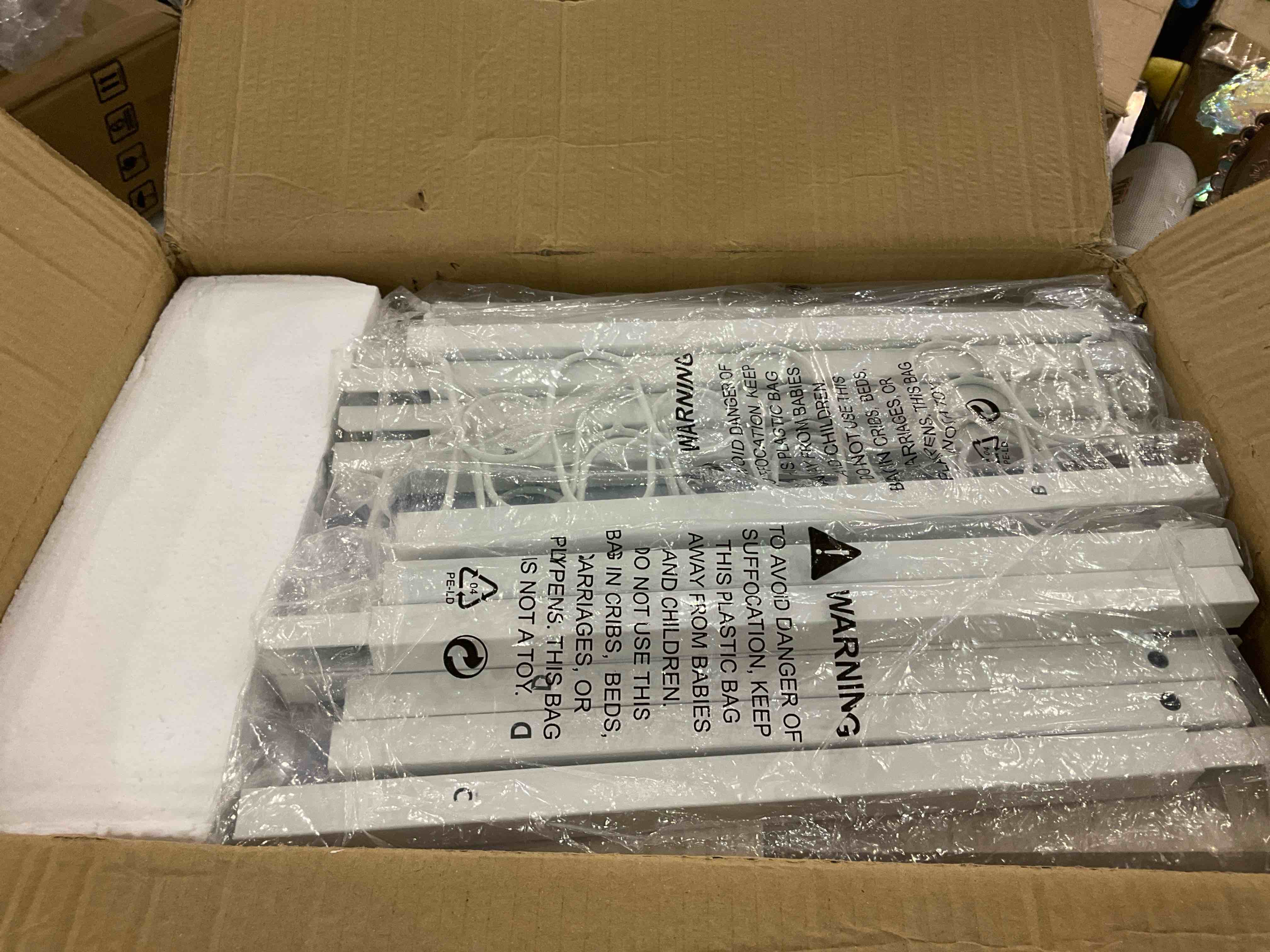 https://s3.amazonaws.com/lotting-images-prod/BargainHunt/EXS01276138_1715773510720.jpeg