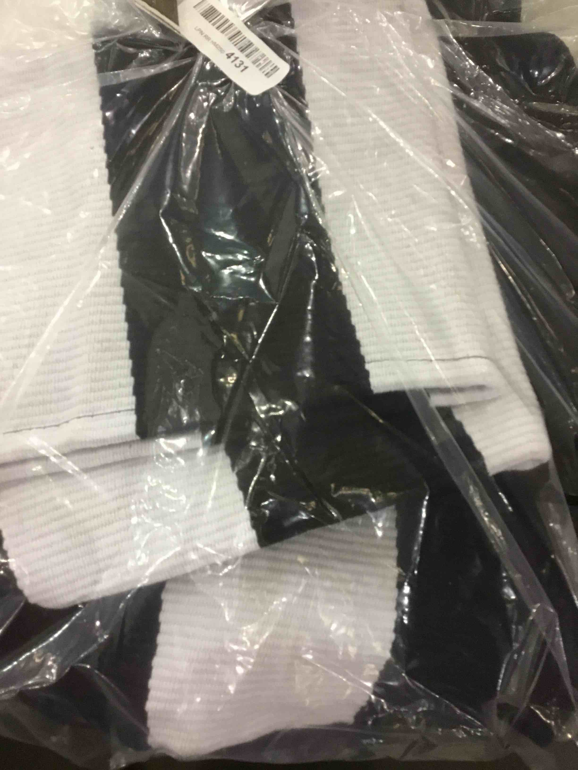 https://s3.amazonaws.com/lotting-images-prod/BargainHunt/EXS01276601_1711475387661.jpeg