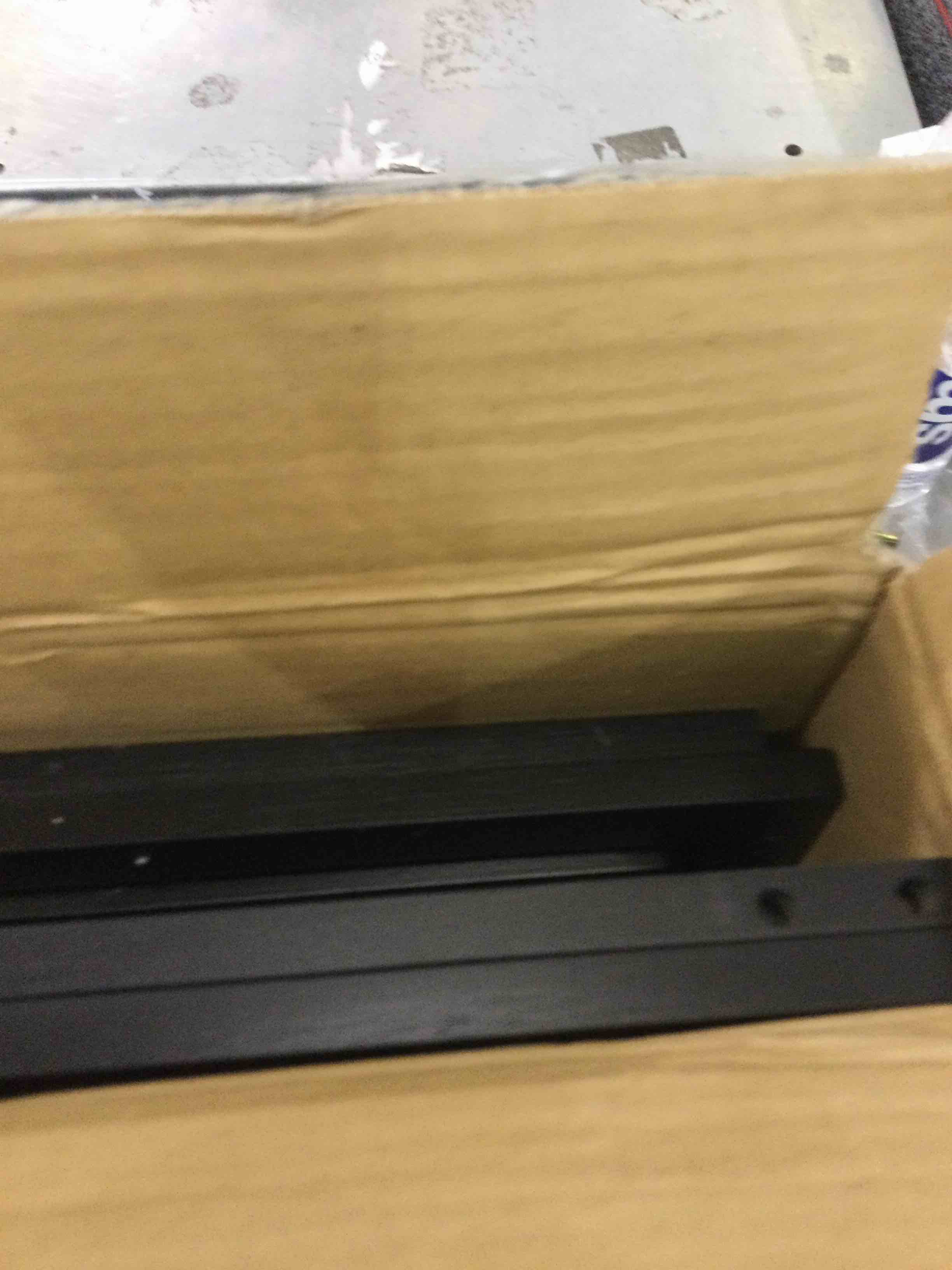 https://s3.amazonaws.com/lotting-images-prod/BargainHunt/EXS01276894_1712760175470.jpeg