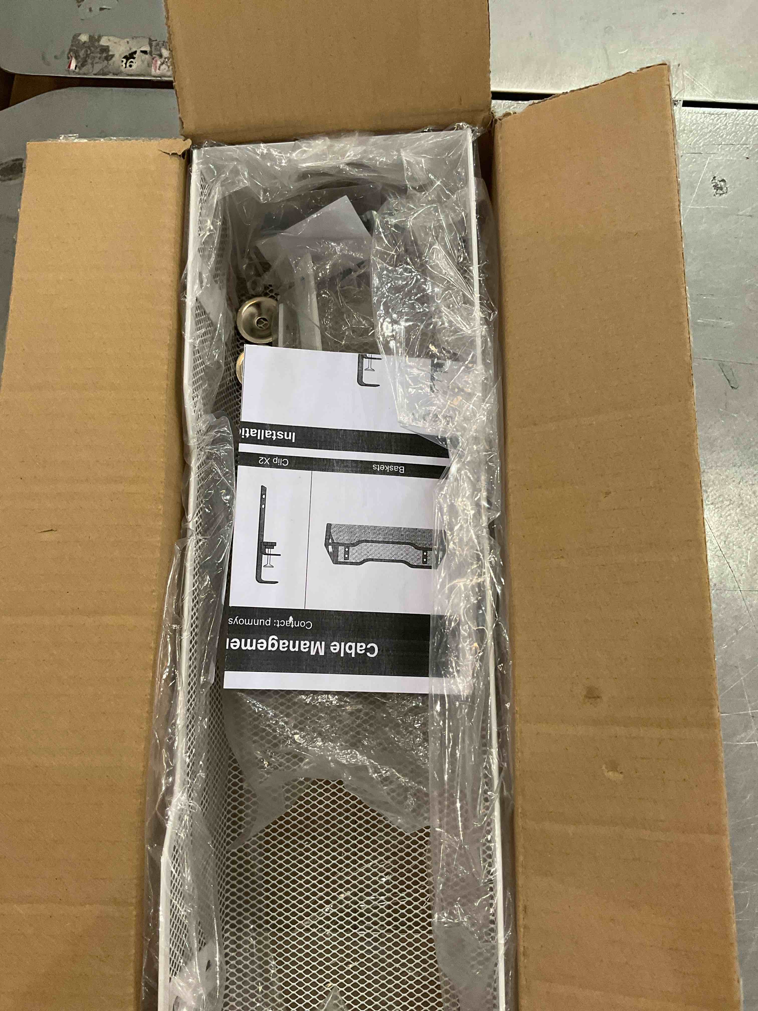 https://s3.amazonaws.com/lotting-images-prod/BargainHunt/EXS01277126_1711726684621.jpeg
