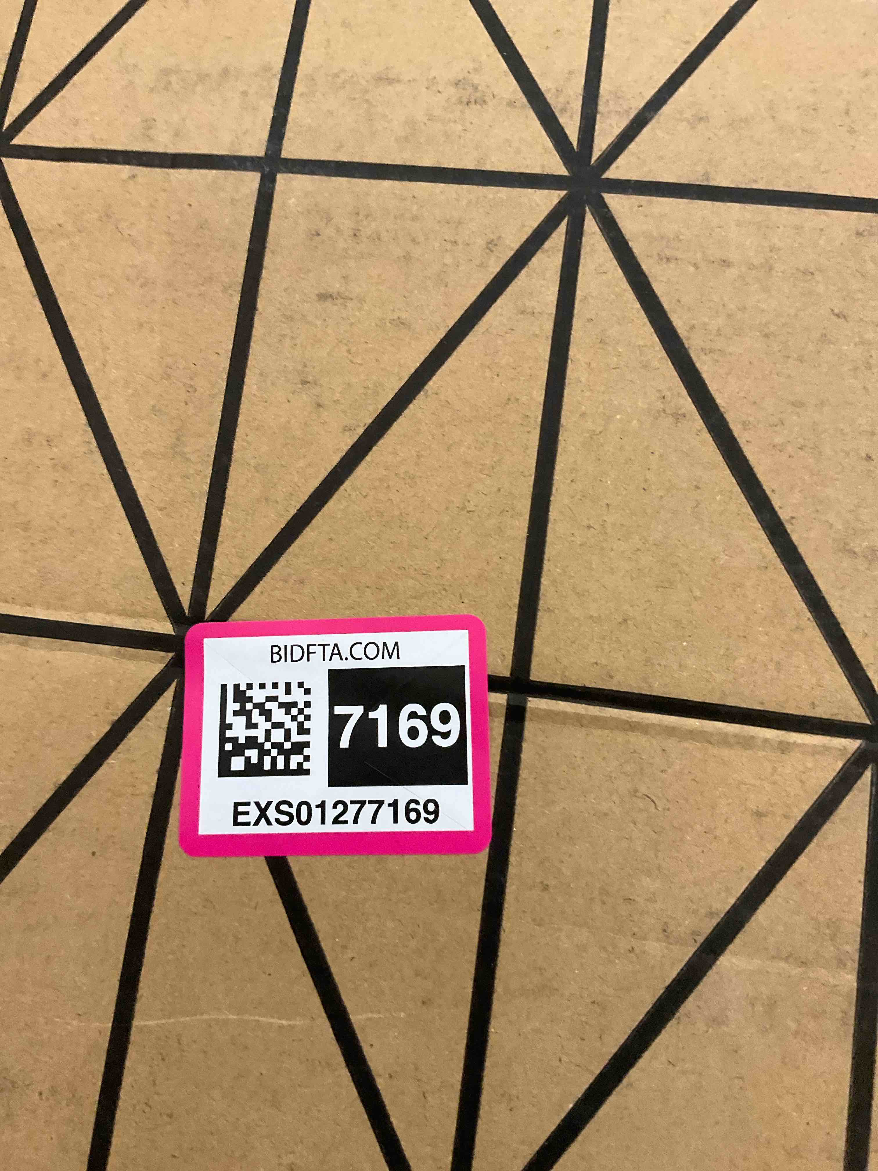 https://s3.amazonaws.com/lotting-images-prod/BargainHunt/EXS01277169_1711738140041.jpeg
