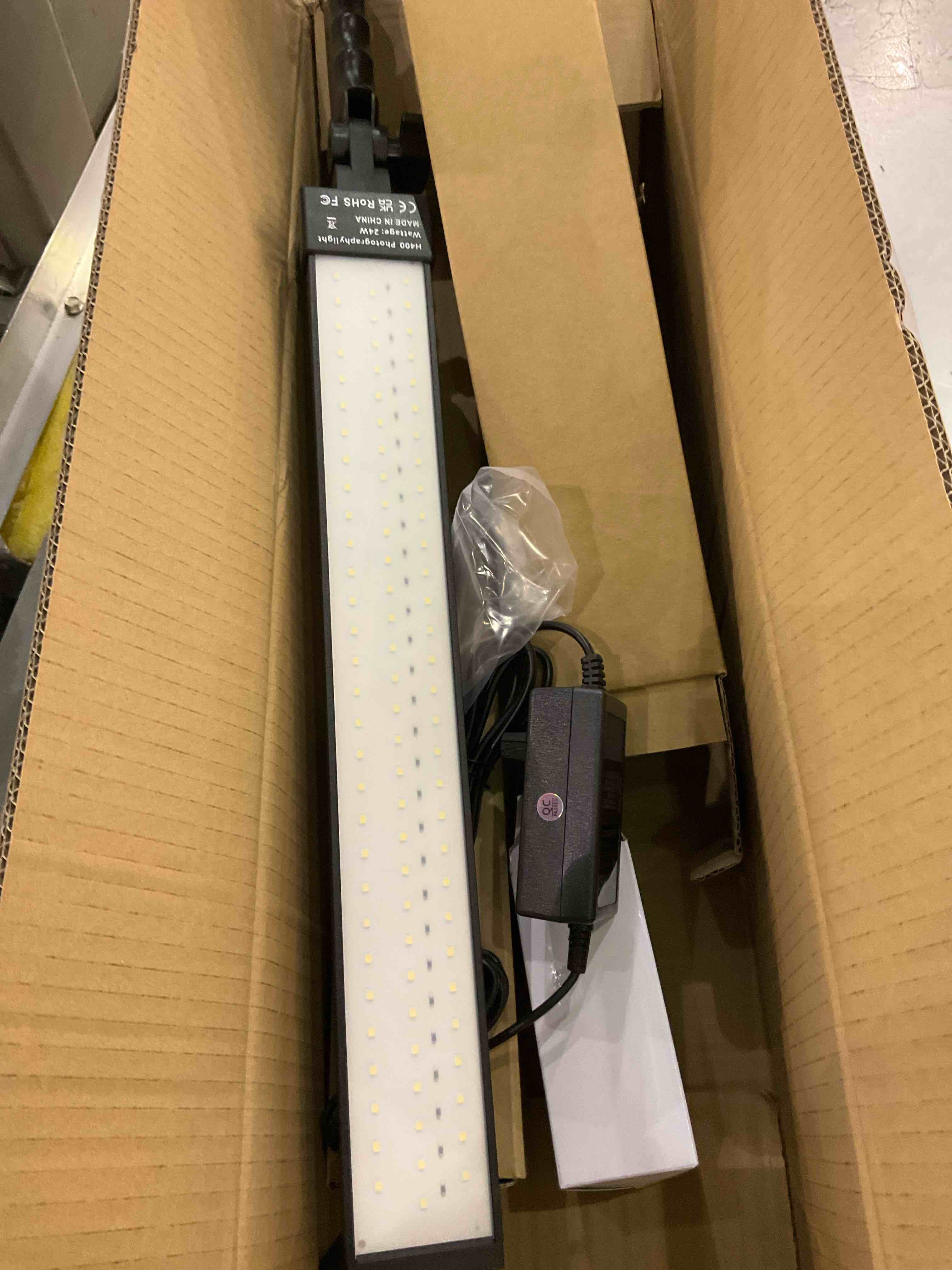 https://s3.amazonaws.com/lotting-images-prod/BargainHunt/EXS01277176_1711970071417.jpeg