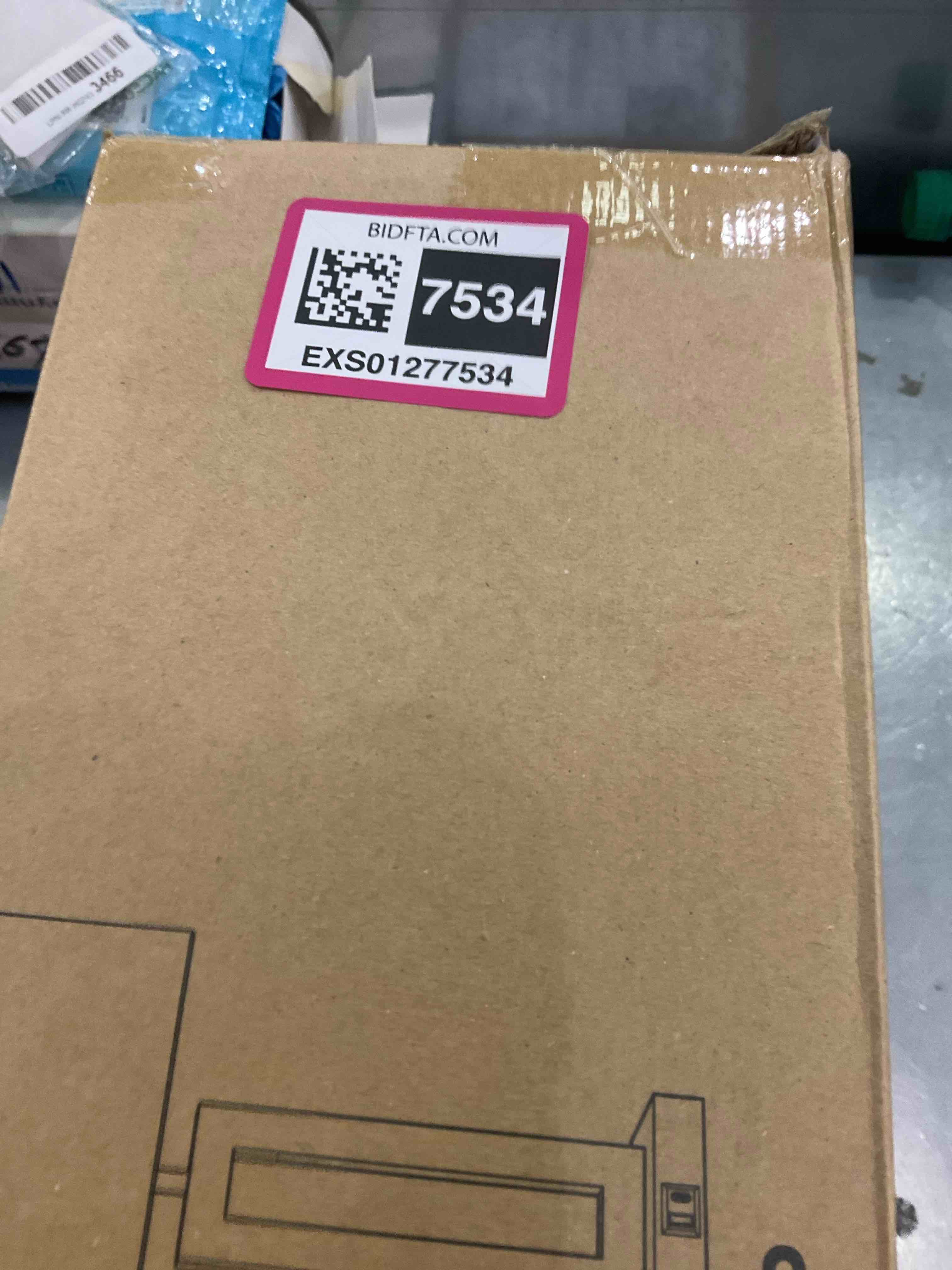 https://s3.amazonaws.com/lotting-images-prod/BargainHunt/EXS01277534_1712760196484.jpeg