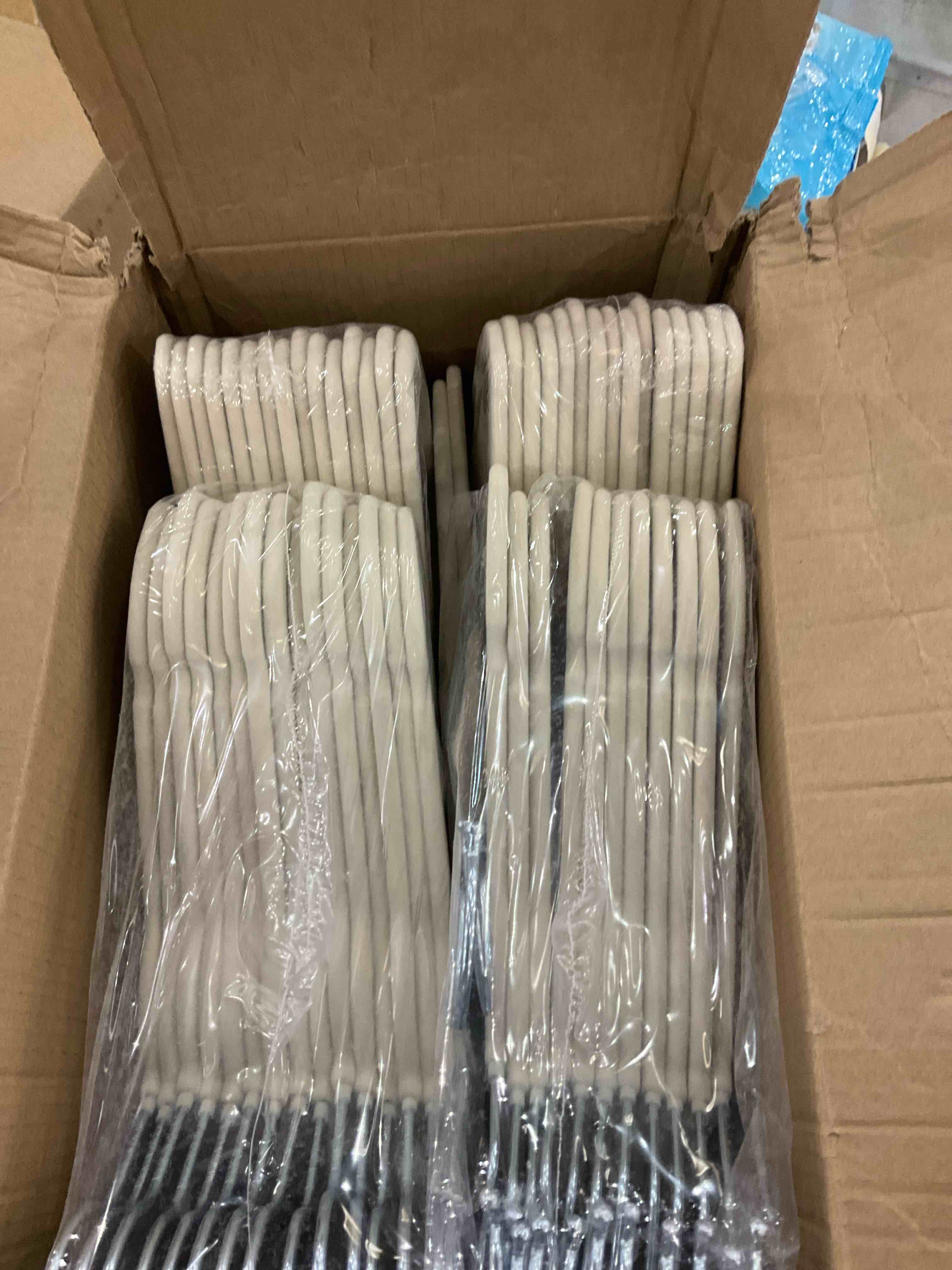 https://s3.amazonaws.com/lotting-images-prod/BargainHunt/EXS01277537_1712760737326.jpeg