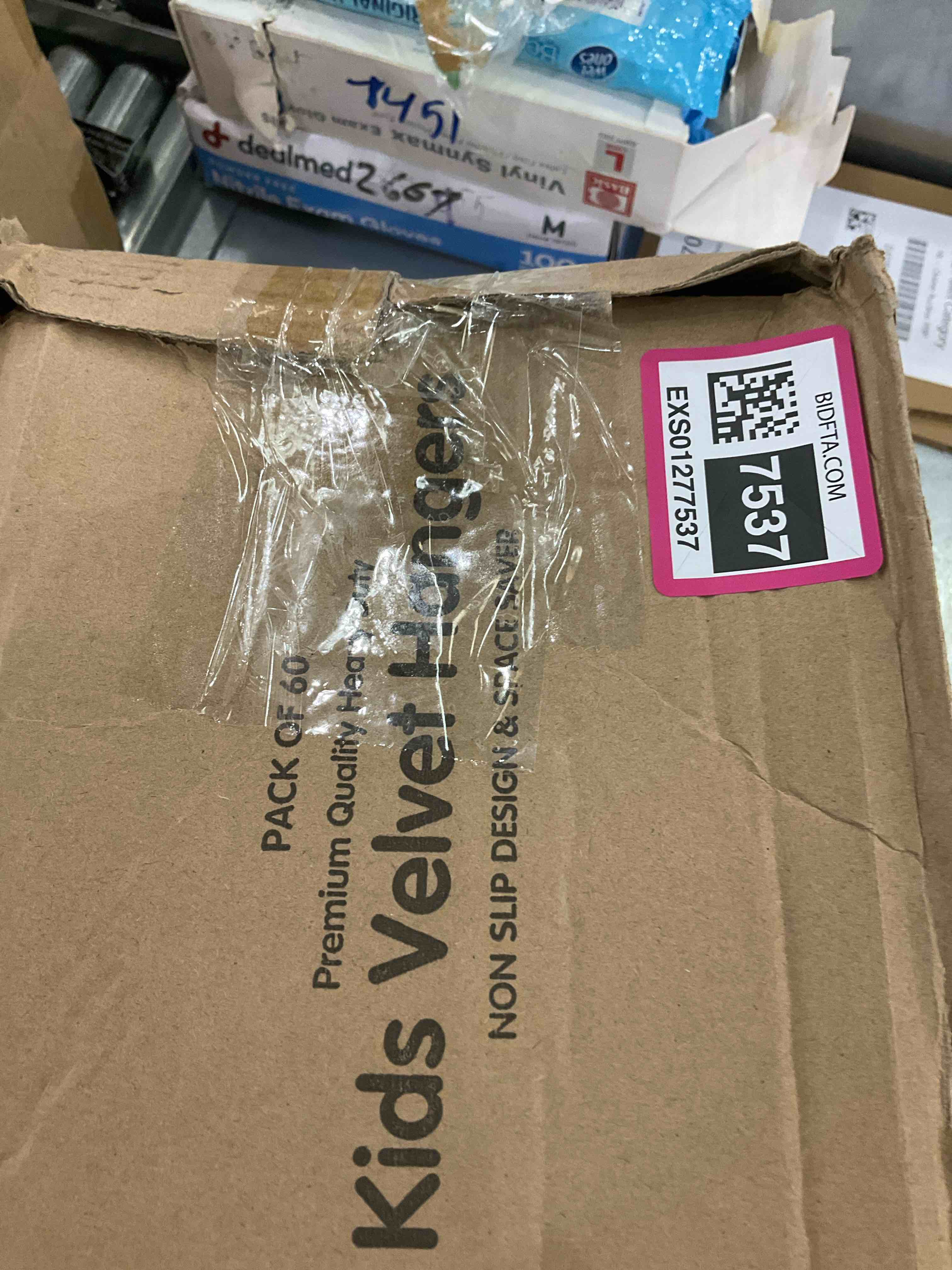 https://s3.amazonaws.com/lotting-images-prod/BargainHunt/EXS01277537_1712760759998.jpeg