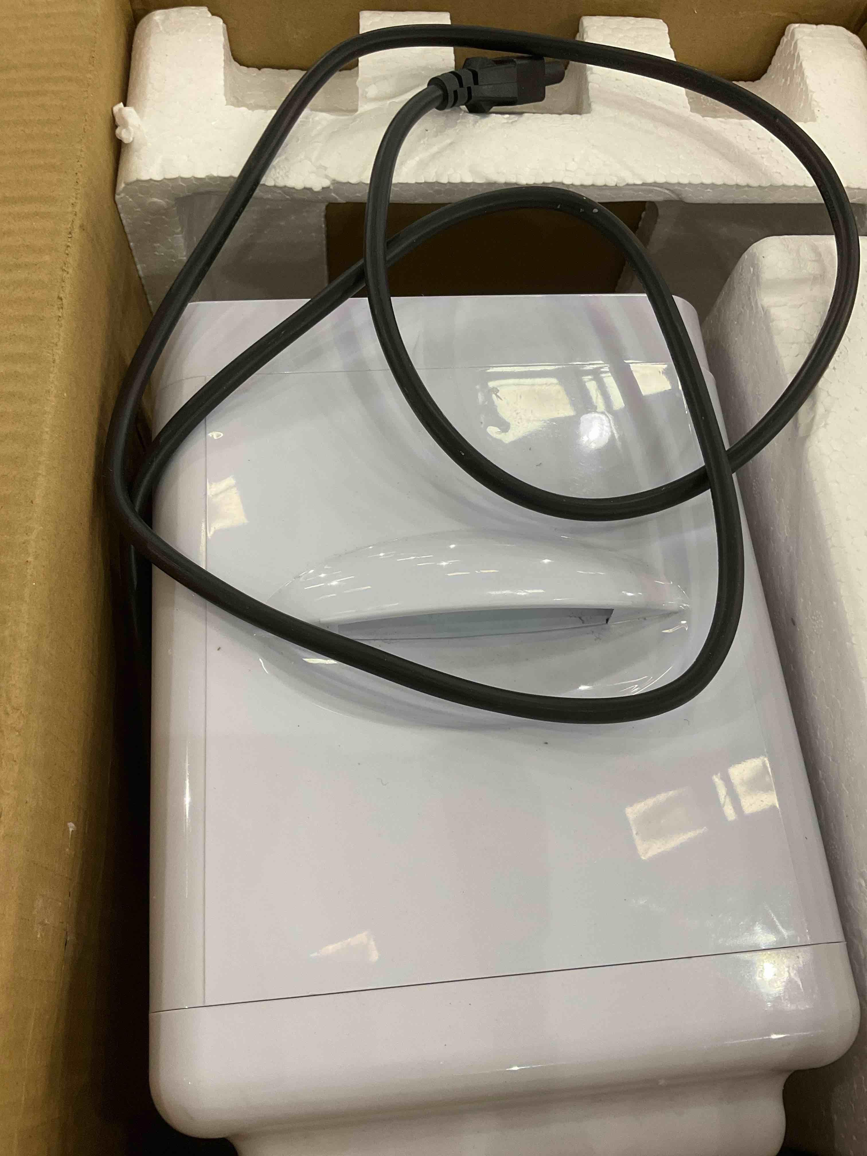 https://s3.amazonaws.com/lotting-images-prod/BargainHunt/EXS01277888_1713188720125.jpeg