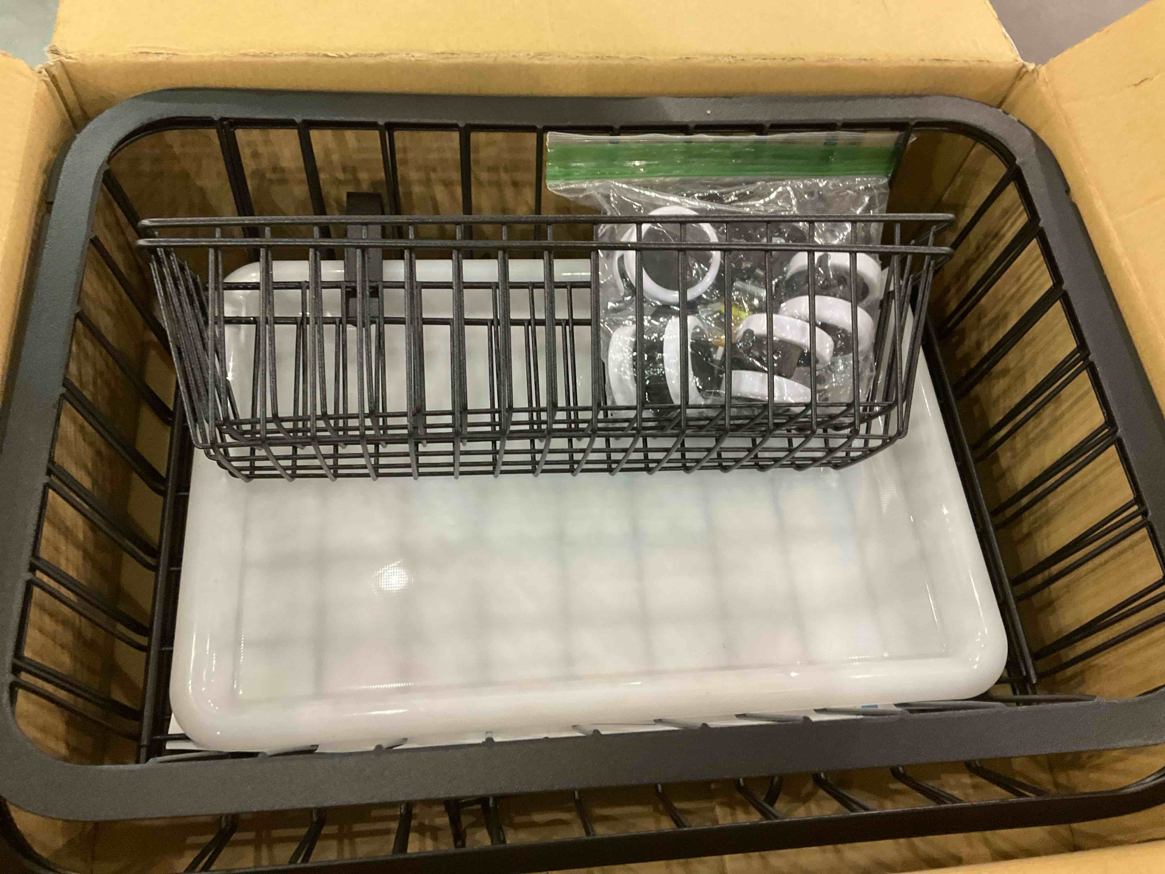 https://s3.amazonaws.com/lotting-images-prod/BargainHunt/EXS01278049_1711473318830.jpeg