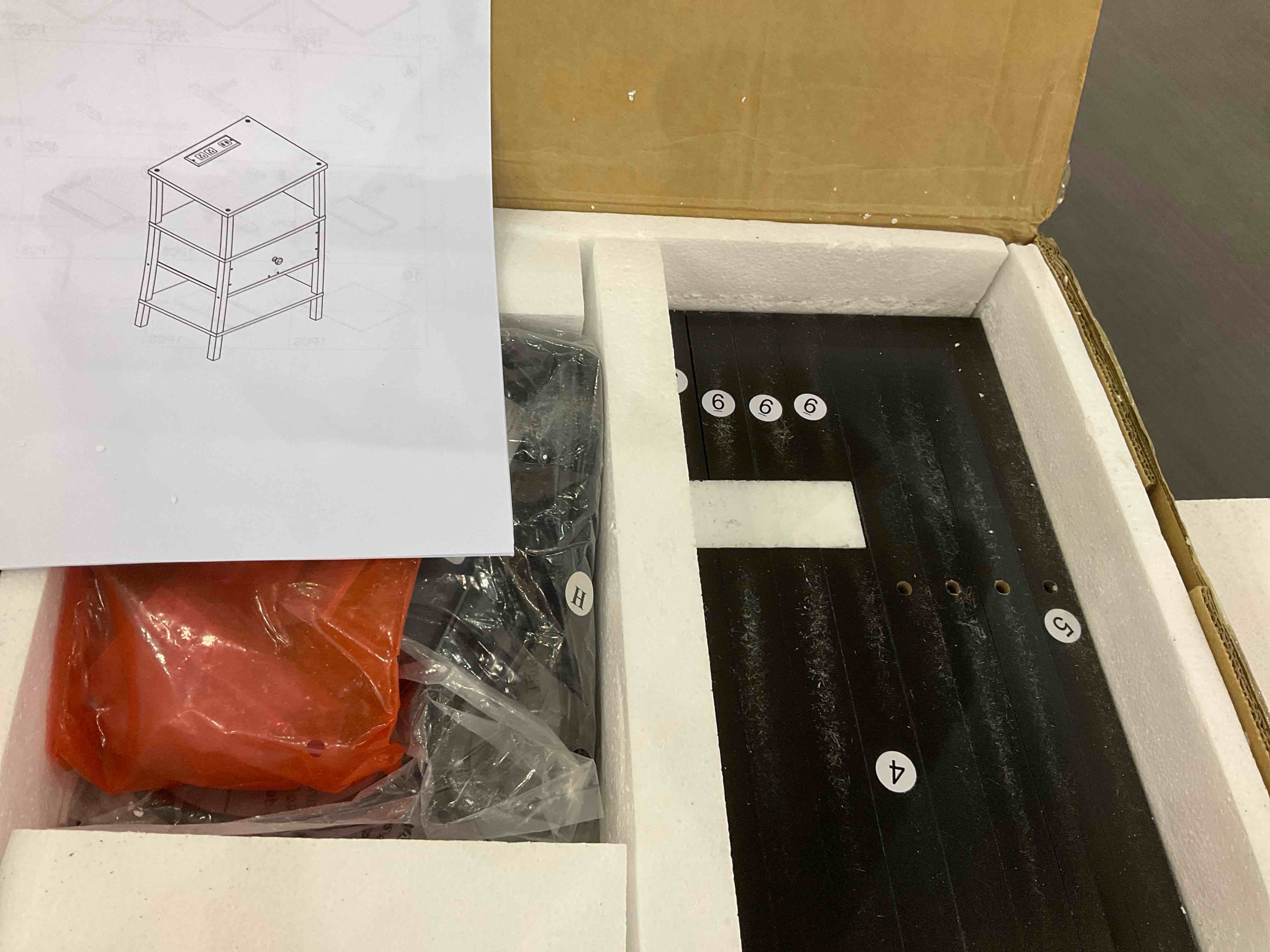 https://s3.amazonaws.com/lotting-images-prod/BargainHunt/EXS01278074_1711537983190.jpeg