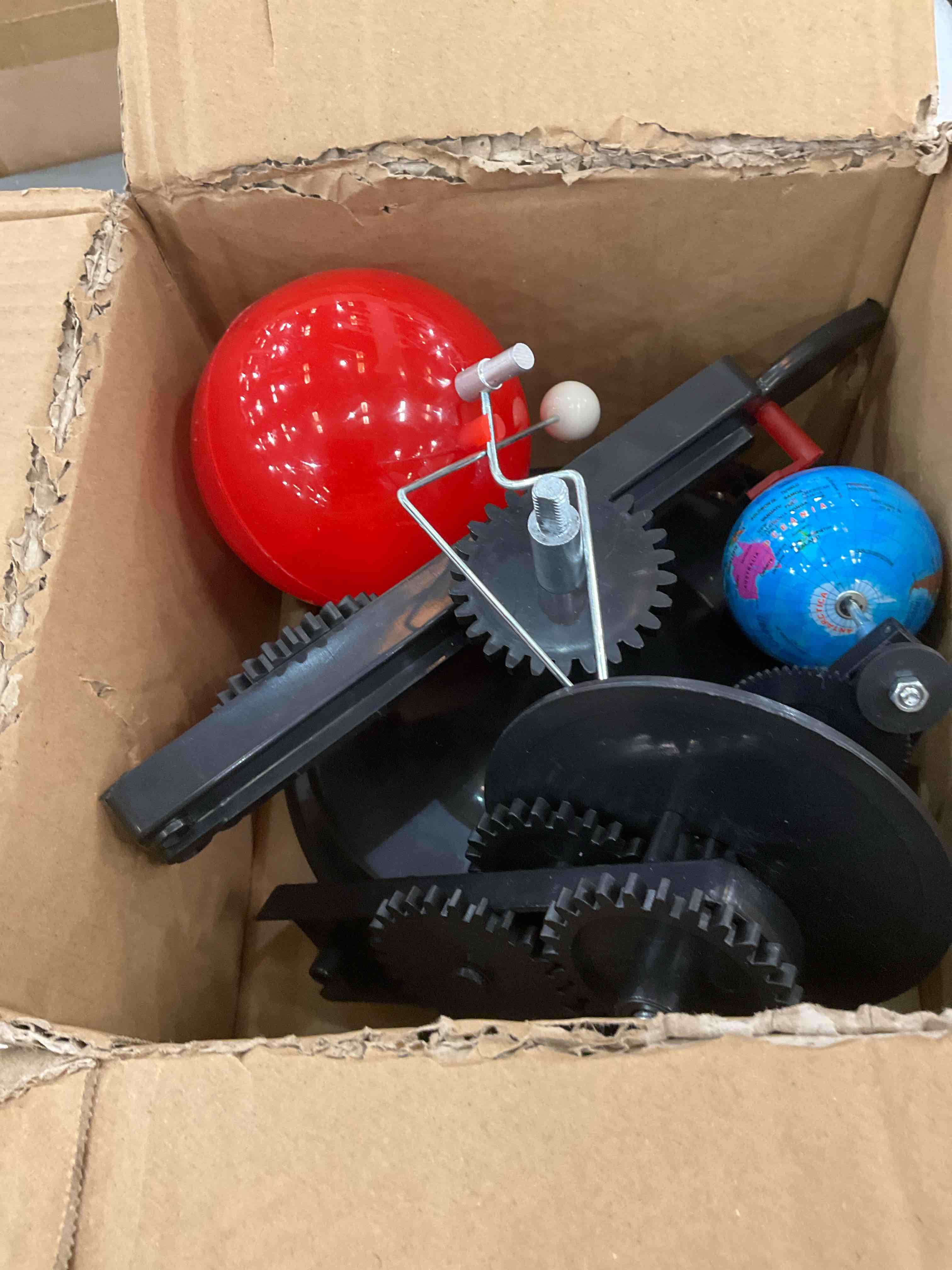 https://s3.amazonaws.com/lotting-images-prod/BargainHunt/EXS01278214_1711565111735.jpeg