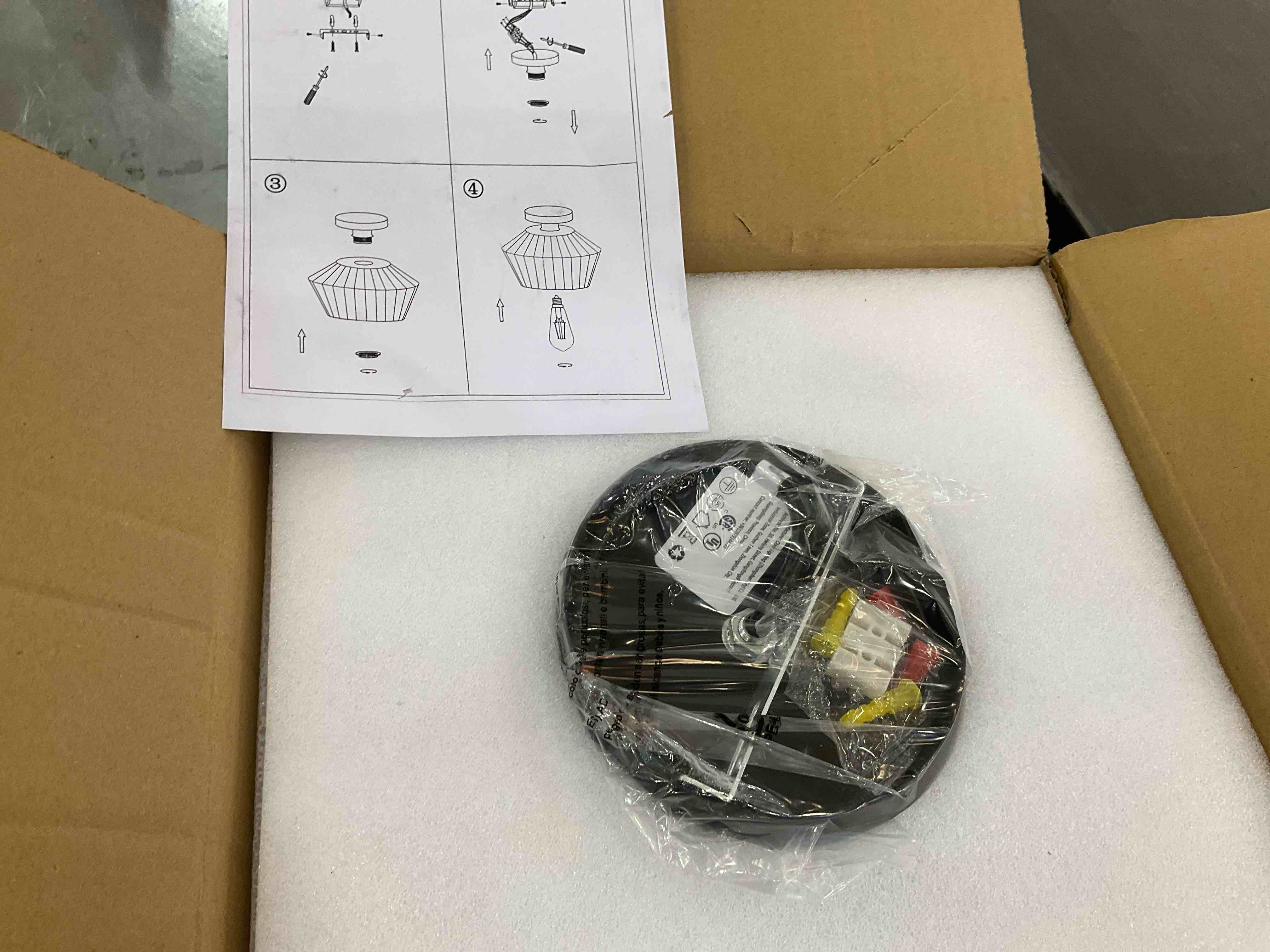https://s3.amazonaws.com/lotting-images-prod/BargainHunt/EXS01278216_1711565578295.jpeg