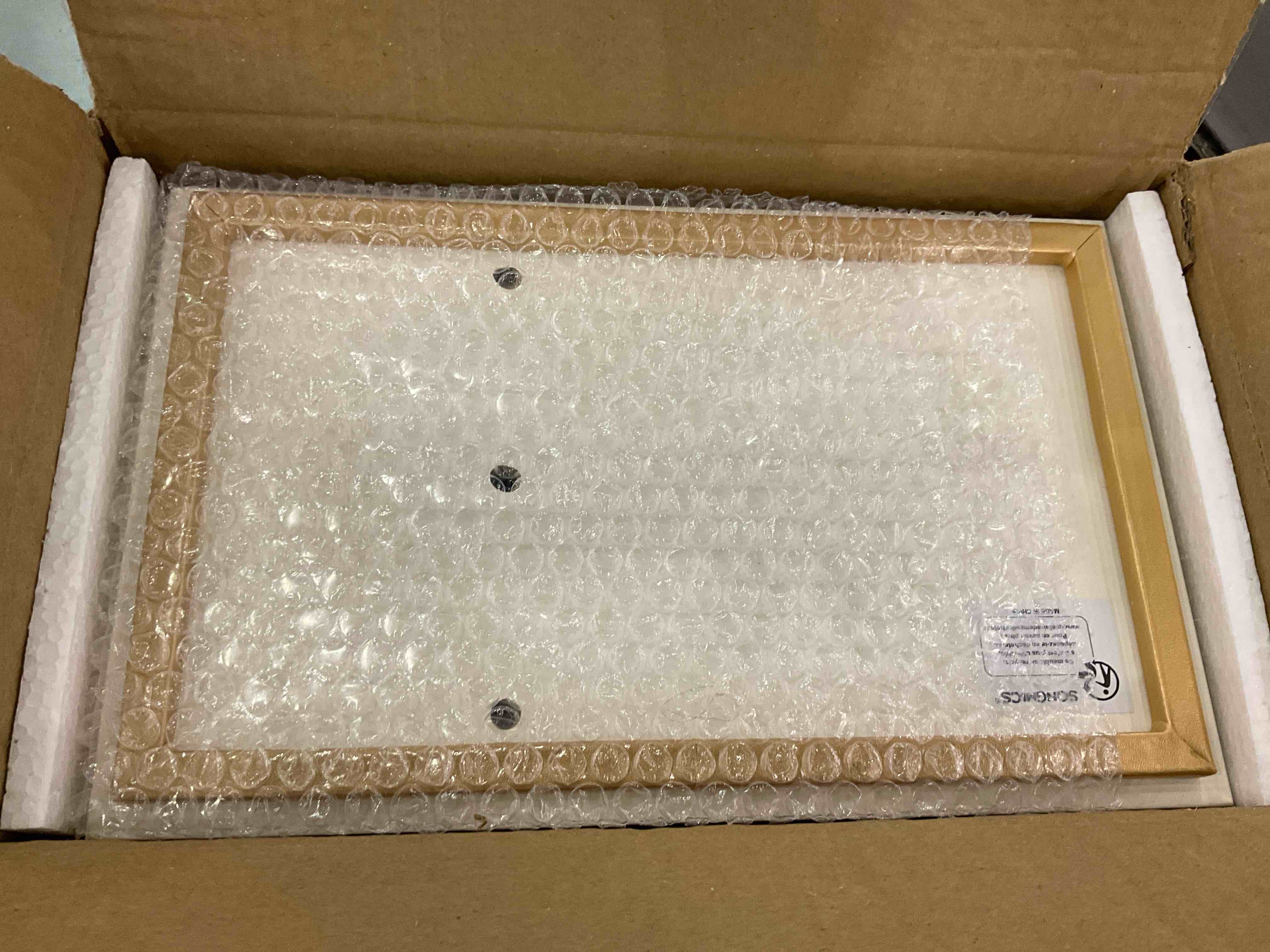 https://s3.amazonaws.com/lotting-images-prod/BargainHunt/EXS01278266_1711630059381.jpeg