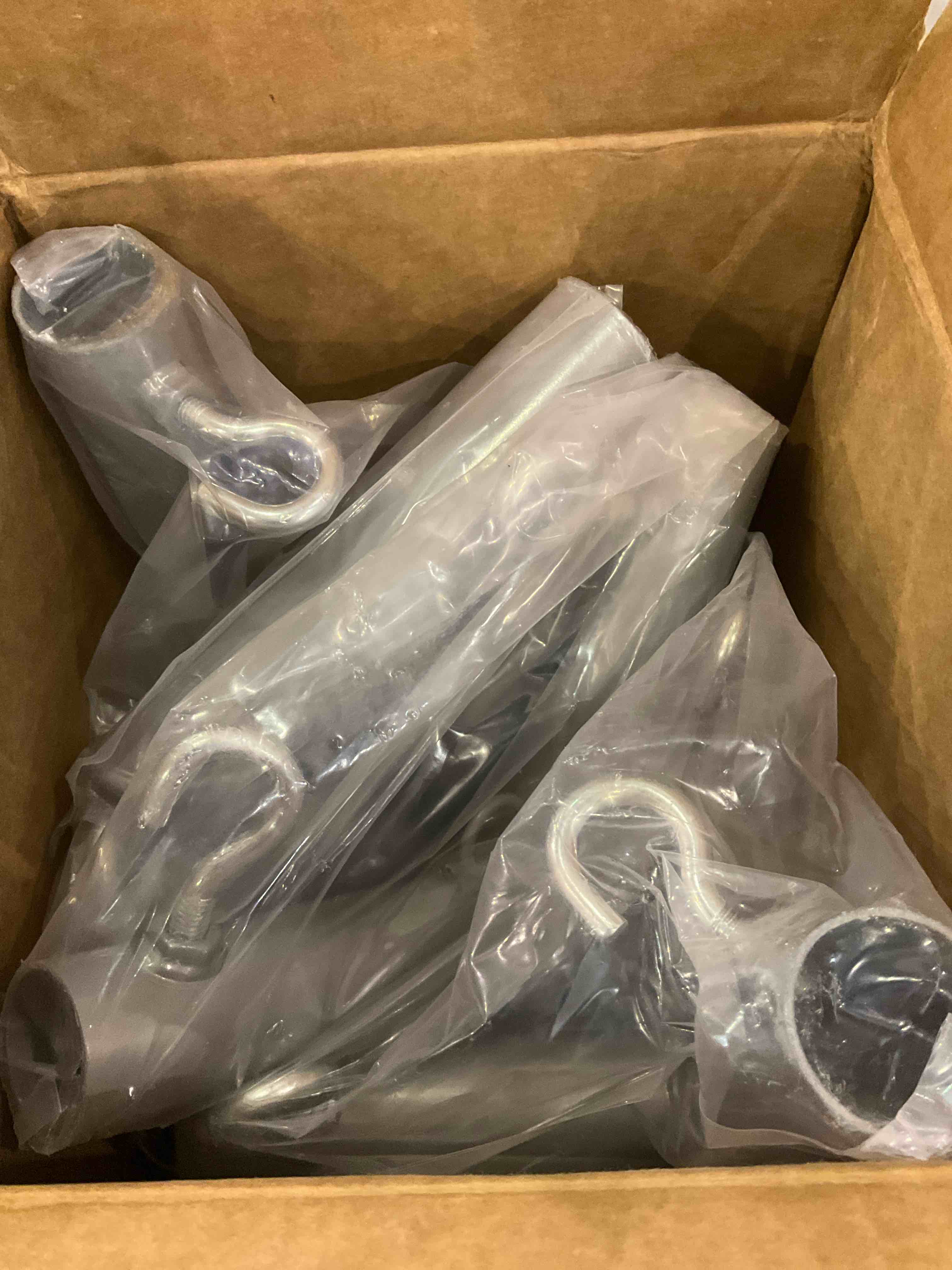 https://s3.amazonaws.com/lotting-images-prod/BargainHunt/EXS01278409_1711712898975.jpeg