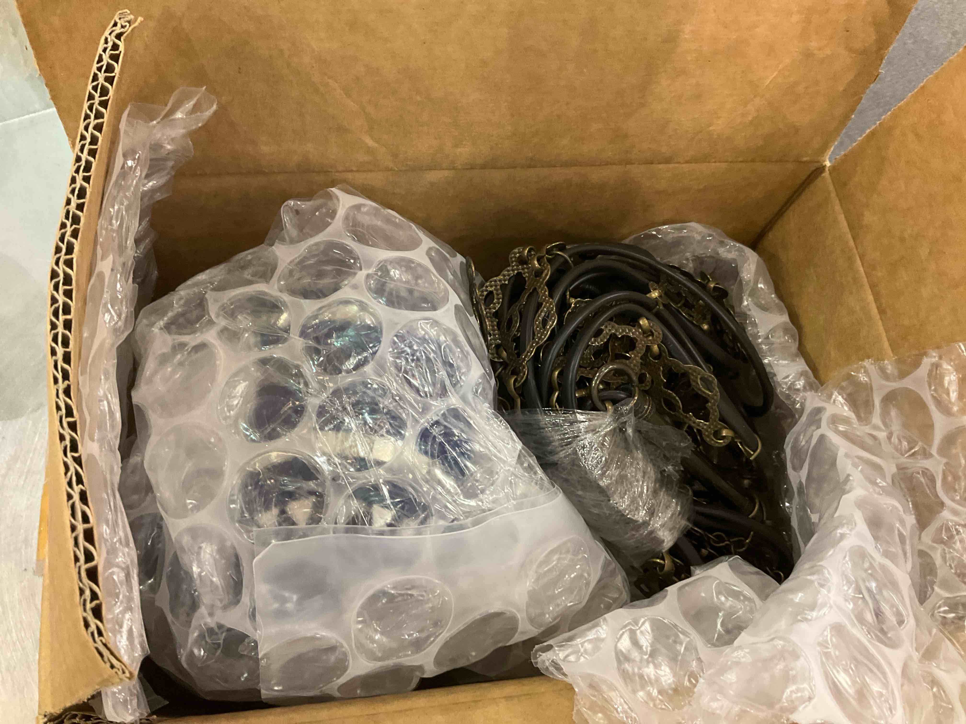 https://s3.amazonaws.com/lotting-images-prod/BargainHunt/EXS01278440_1711719966180.jpeg