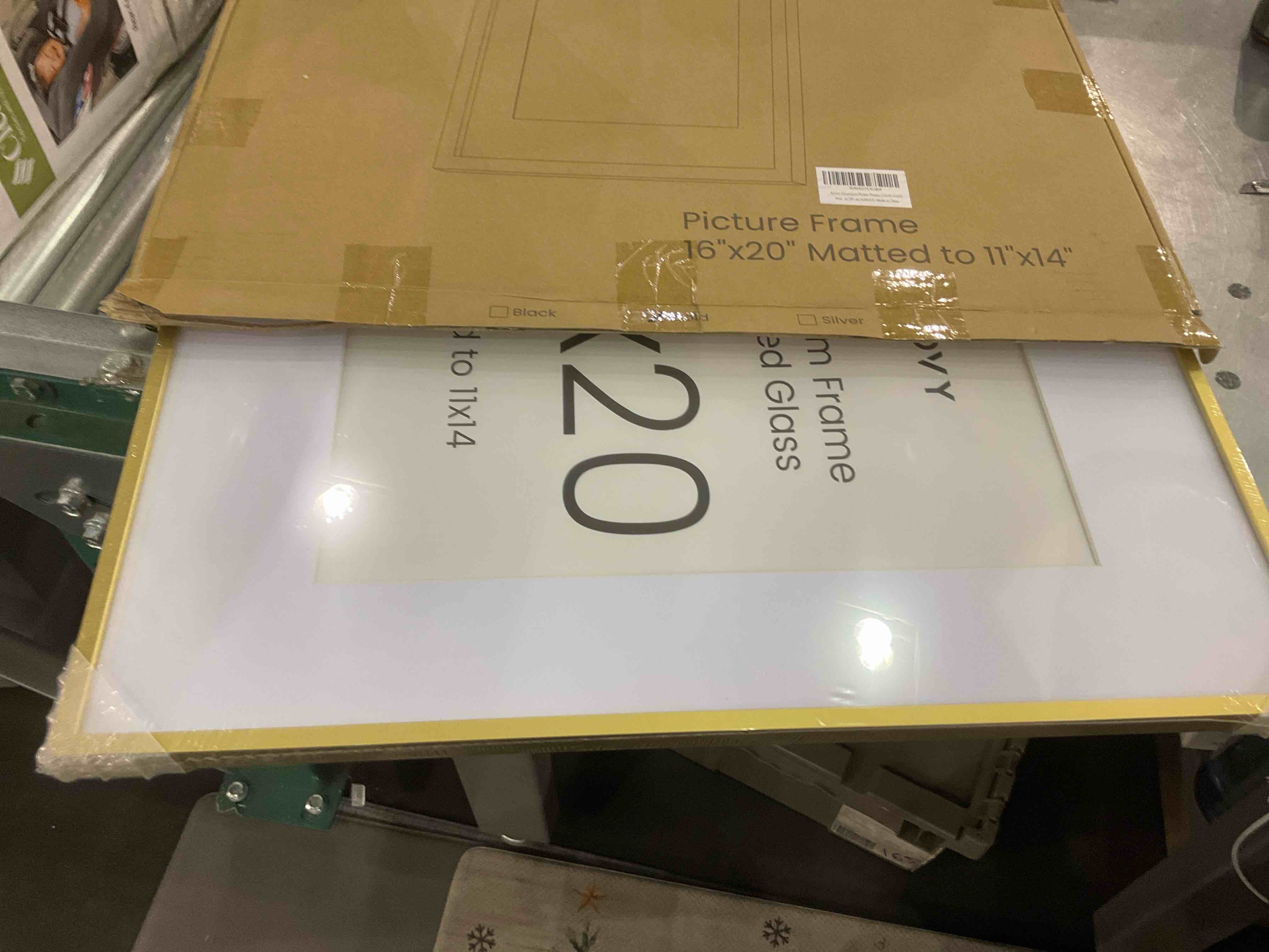 https://s3.amazonaws.com/lotting-images-prod/BargainHunt/EXS01278756_1711970452595.jpeg