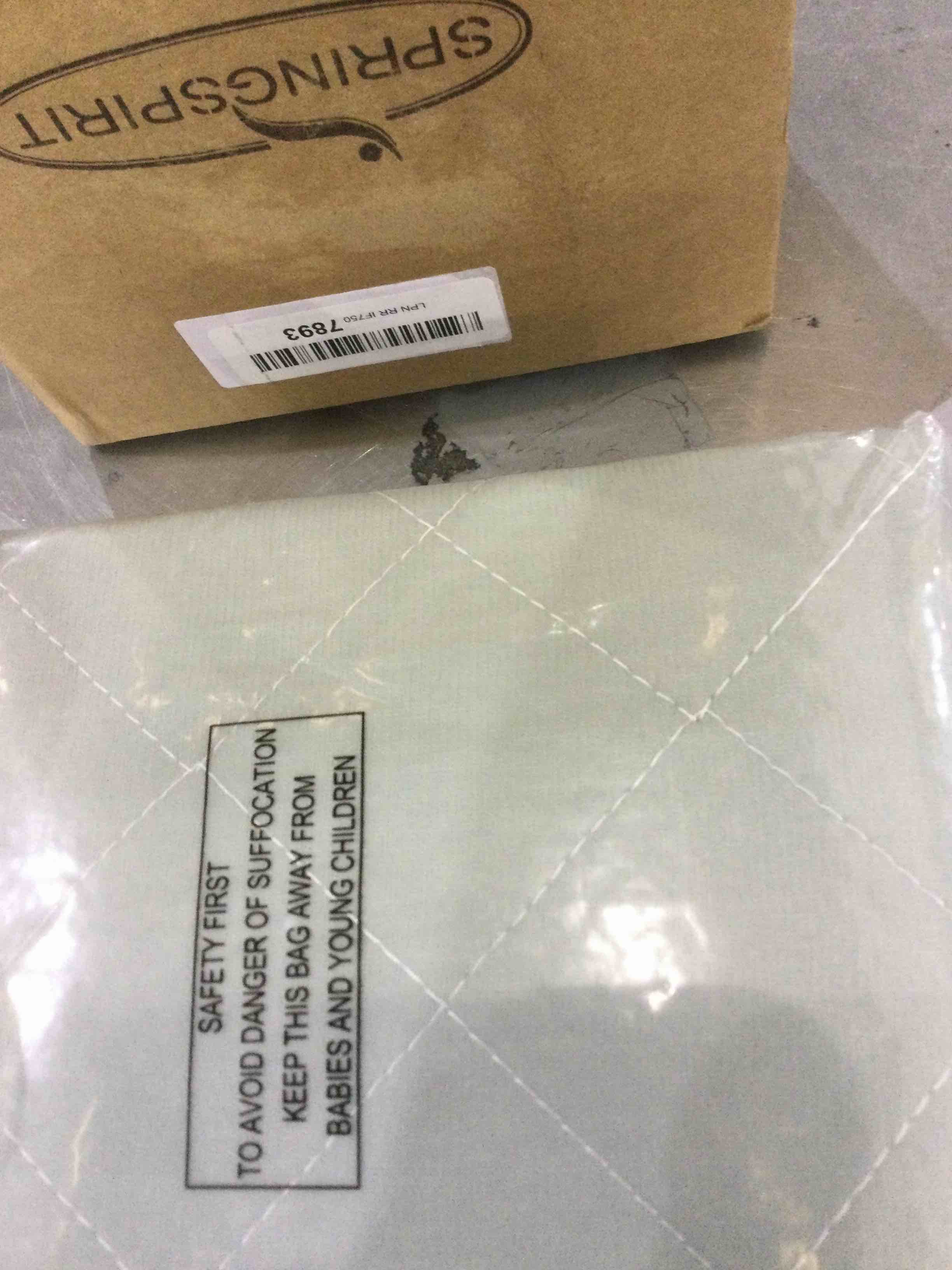 https://s3.amazonaws.com/lotting-images-prod/BargainHunt/EXS01279211_1711630074848.jpeg