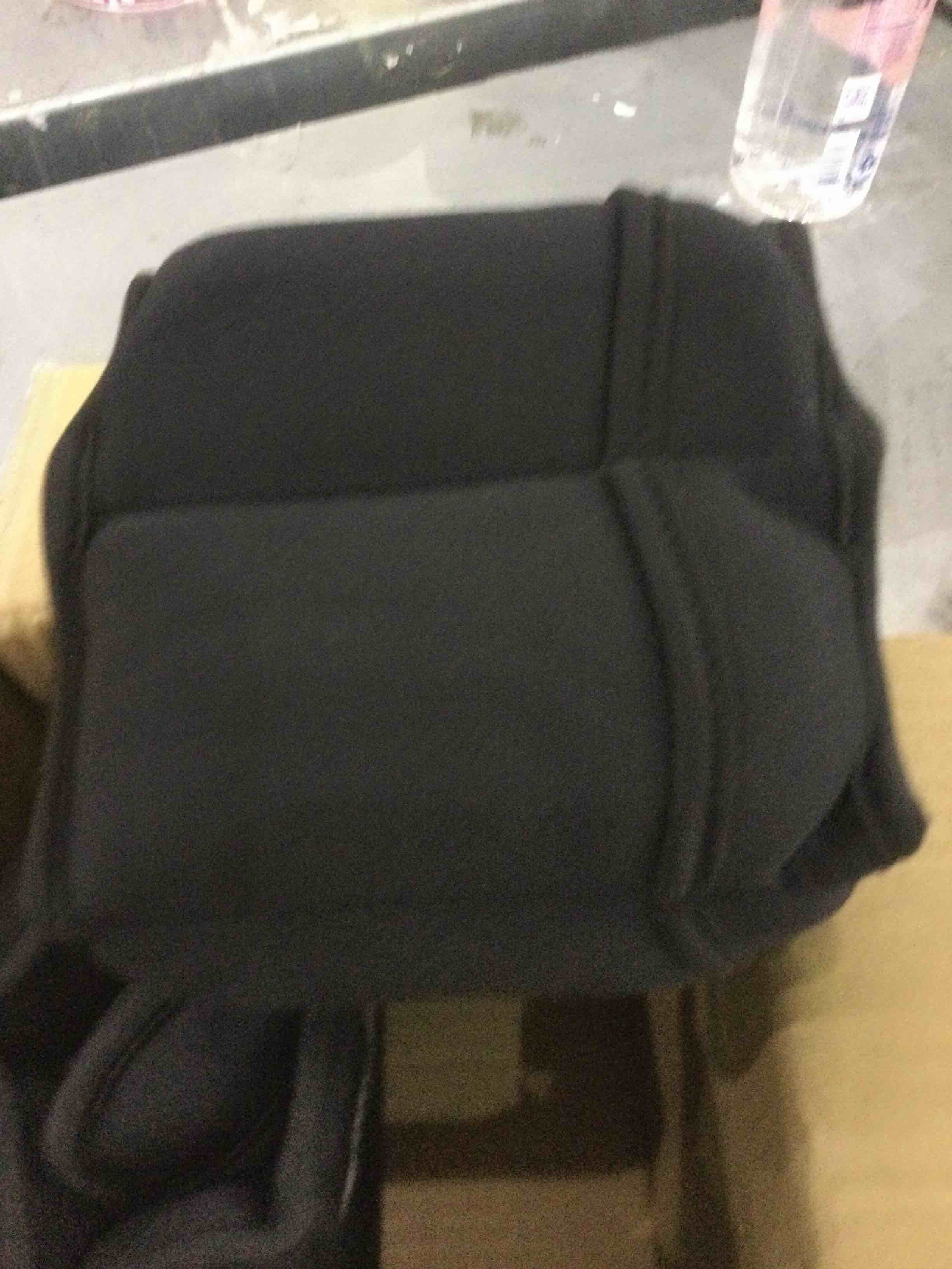 https://s3.amazonaws.com/lotting-images-prod/BargainHunt/EXS01279313_1711716141595.jpeg