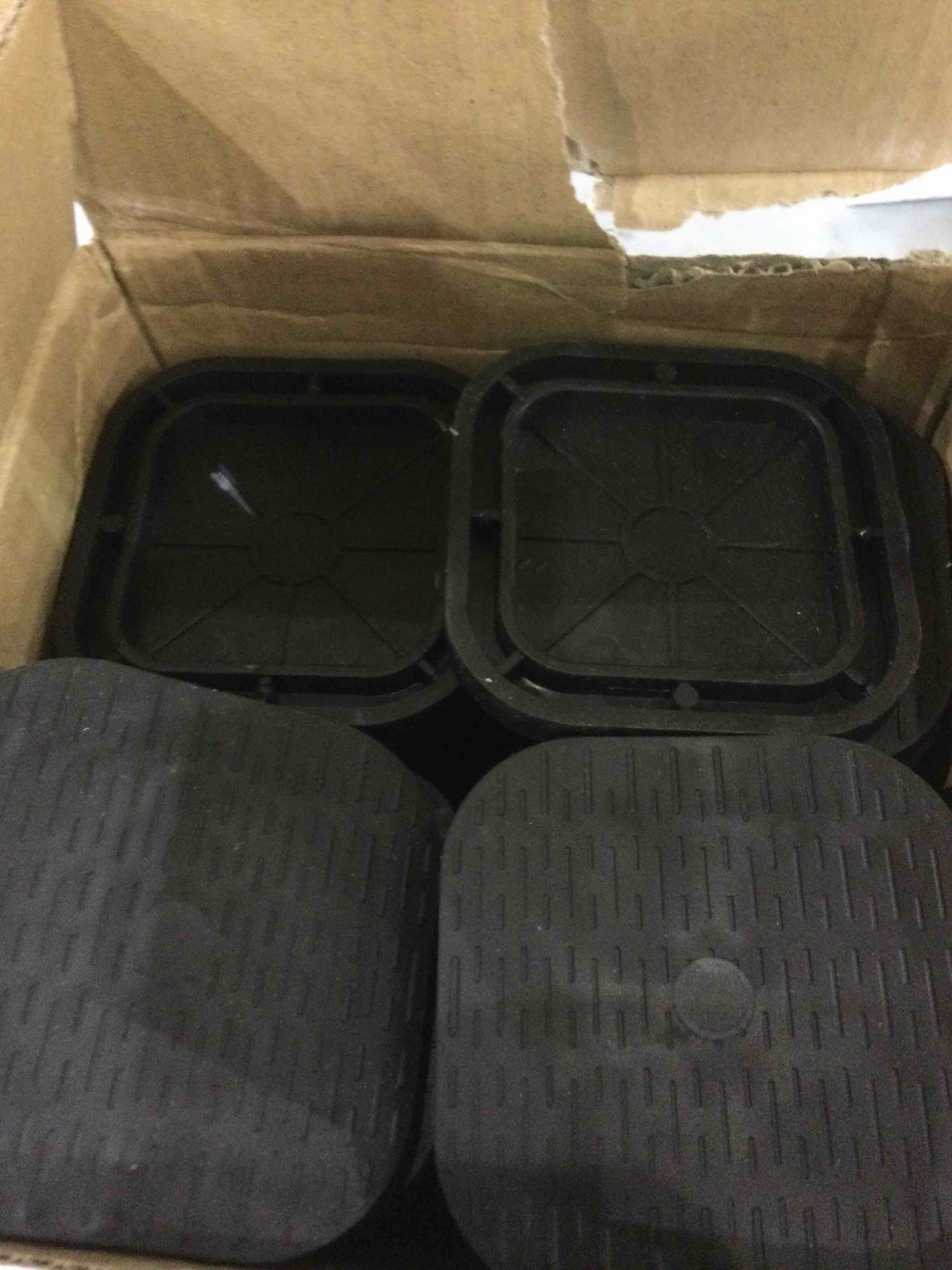 https://s3.amazonaws.com/lotting-images-prod/BargainHunt/EXS01279315_1711970613846.jpeg
