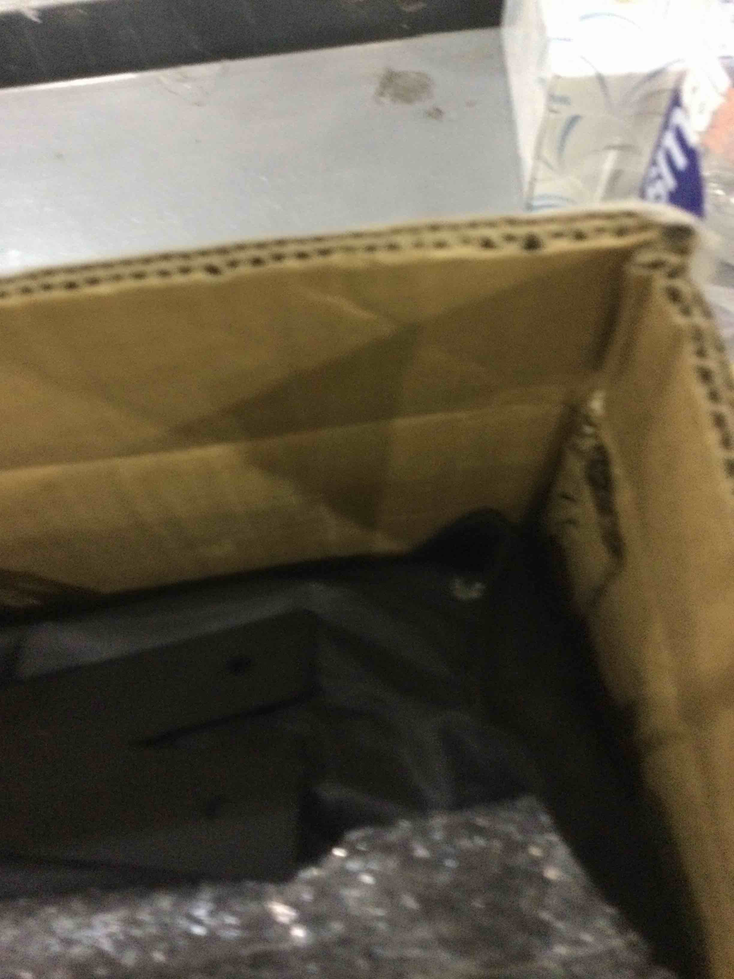 https://s3.amazonaws.com/lotting-images-prod/BargainHunt/EXS01279320_1711973030359.jpeg