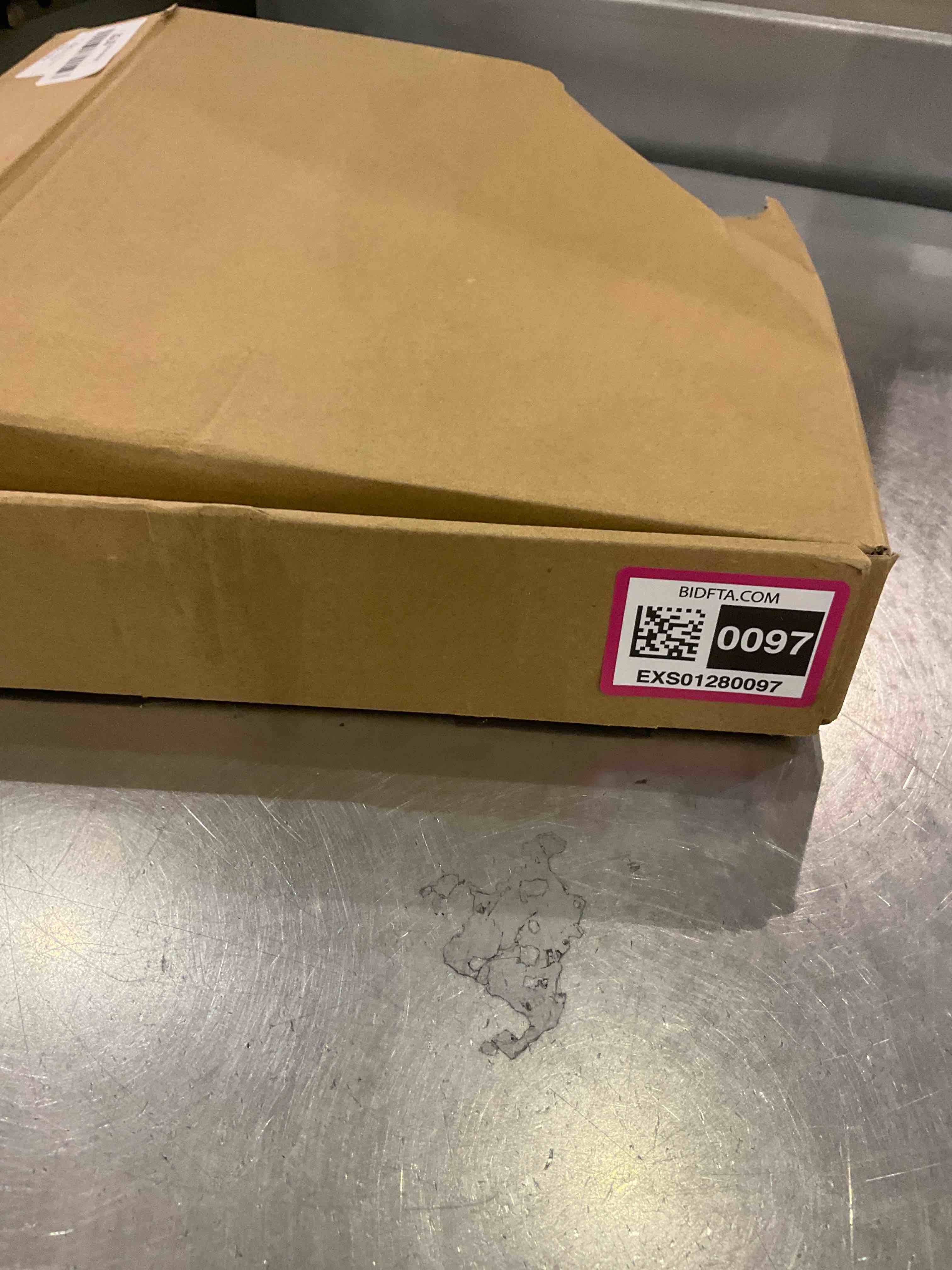 JoFomp Modern Night Light Wall Clock, 10 Inch Silent Non-Ticking Quartz Wall Clocks, Glow in The Dark Battery Operated Decorative Wall Clock for Bedroom, Kitchen, Living Room(10 inch)