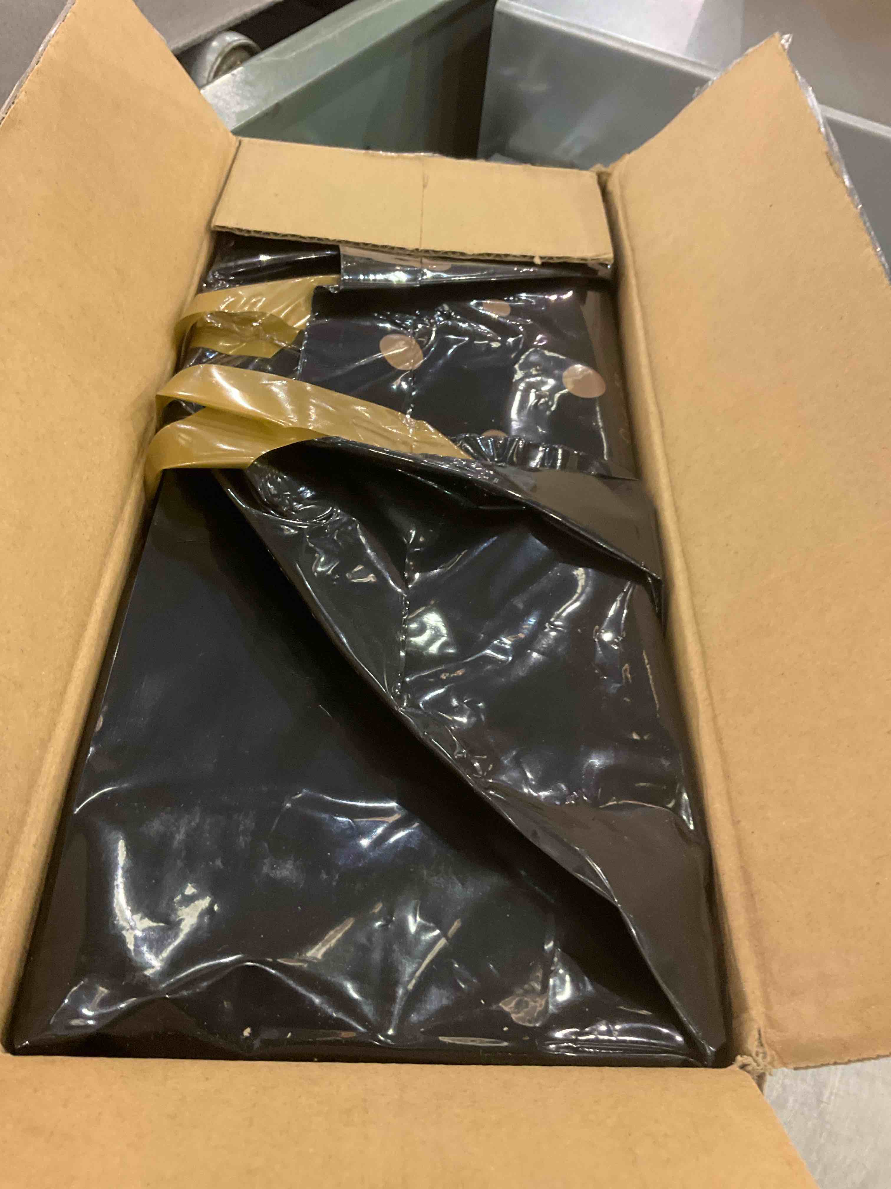 https://s3.amazonaws.com/lotting-images-prod/BargainHunt/EXS01280344_1712676949711.jpeg