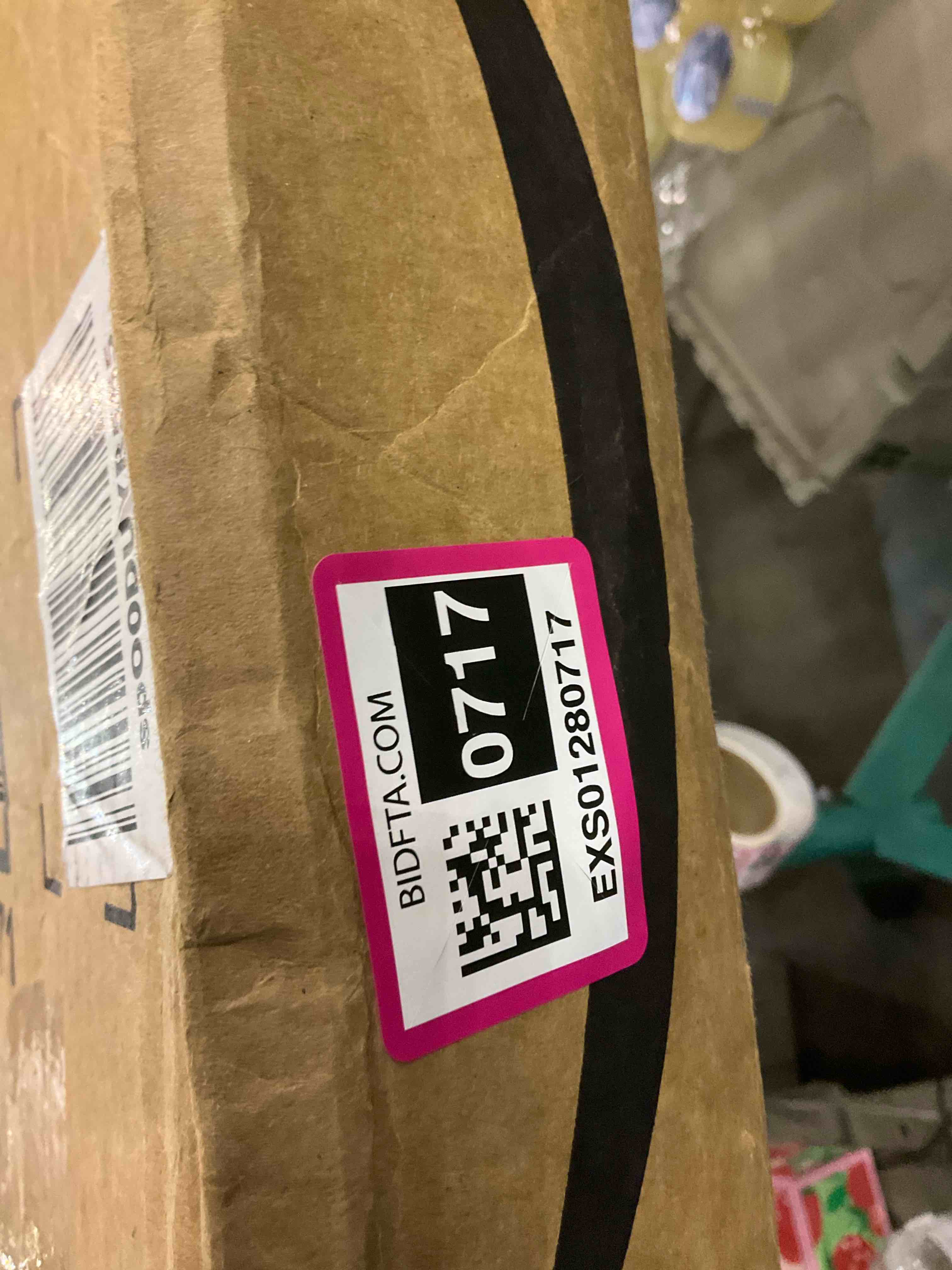 https://s3.amazonaws.com/lotting-images-prod/BargainHunt/EXS01280717_1722004135689.jpeg