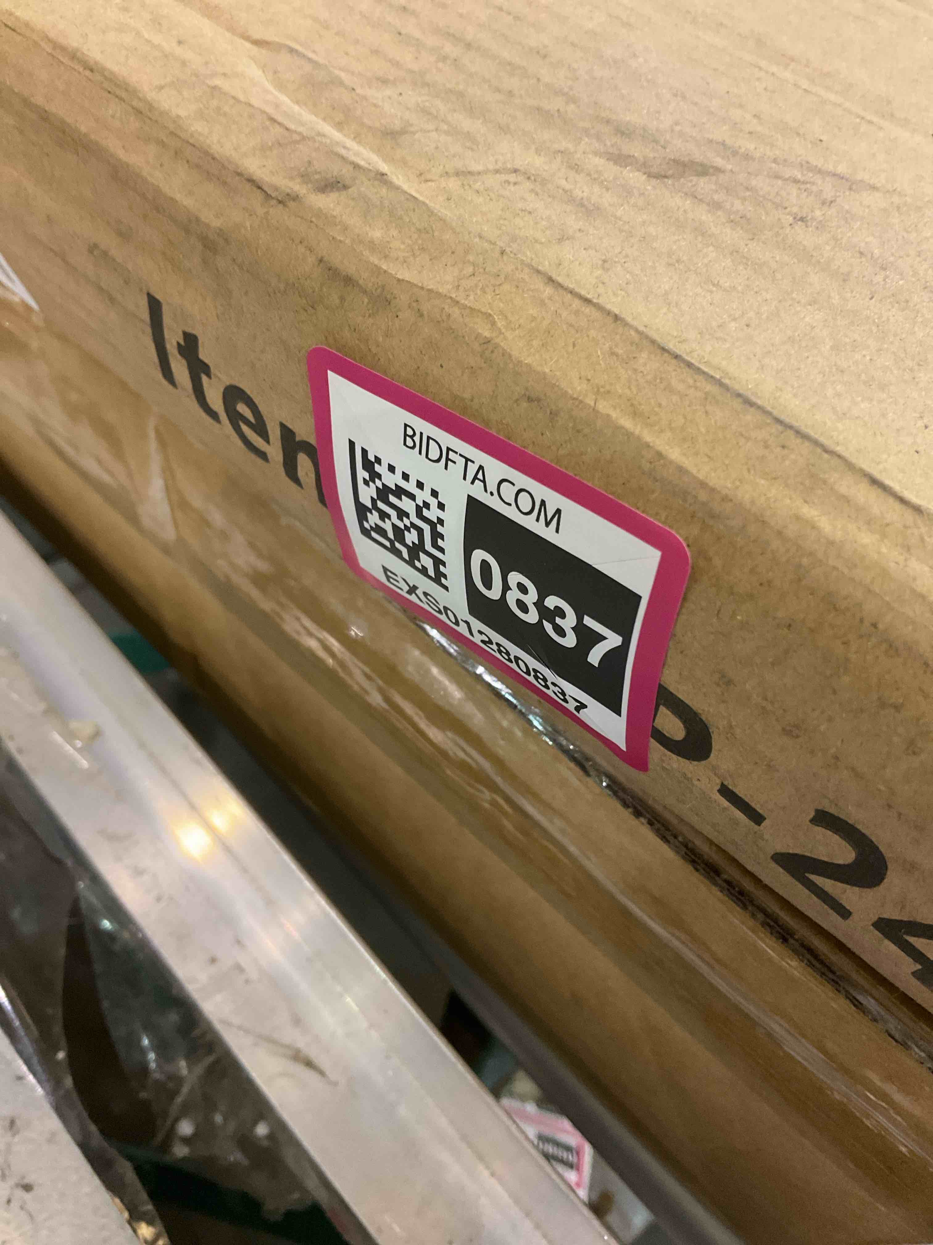 https://s3.amazonaws.com/lotting-images-prod/BargainHunt/EXS01280837_1722278714307.jpeg