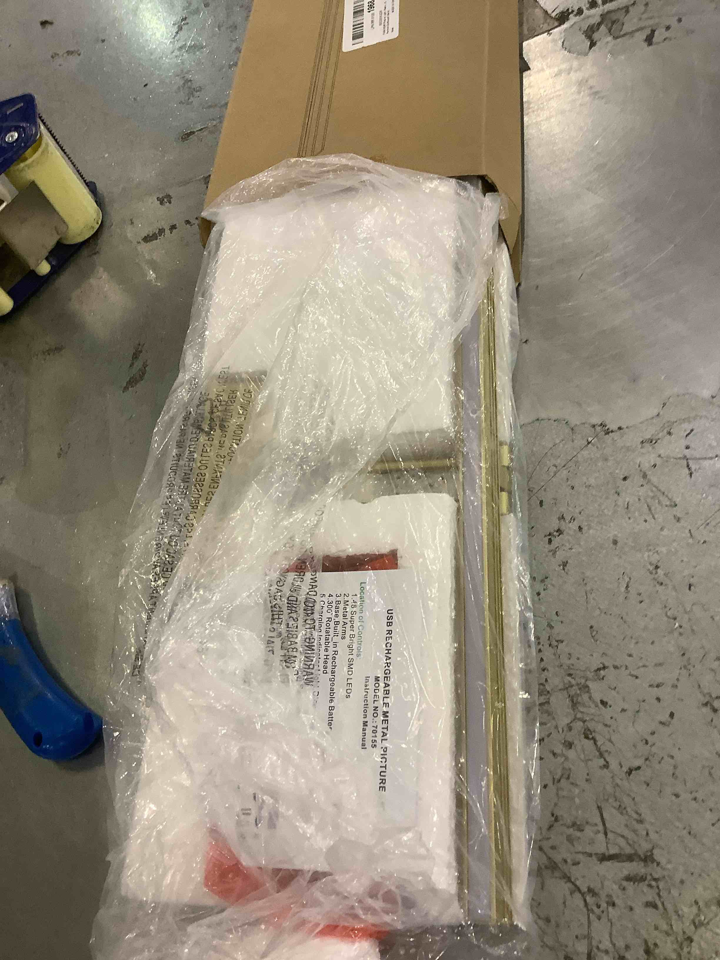 https://s3.amazonaws.com/lotting-images-prod/BargainHunt/EXS01281056_1712069611534.jpeg