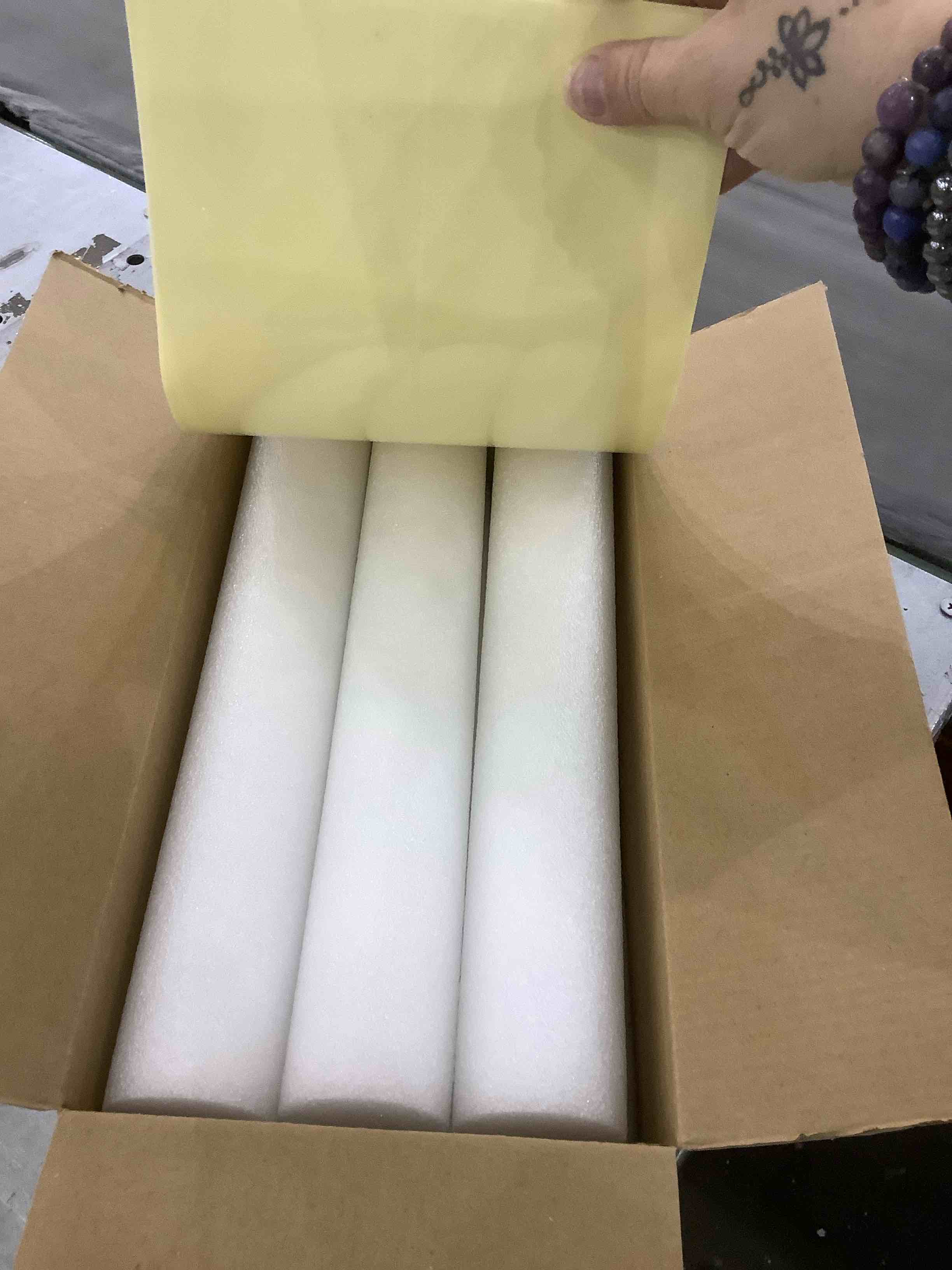 https://s3.amazonaws.com/lotting-images-prod/BargainHunt/EXS01281069_1712070564434.jpeg