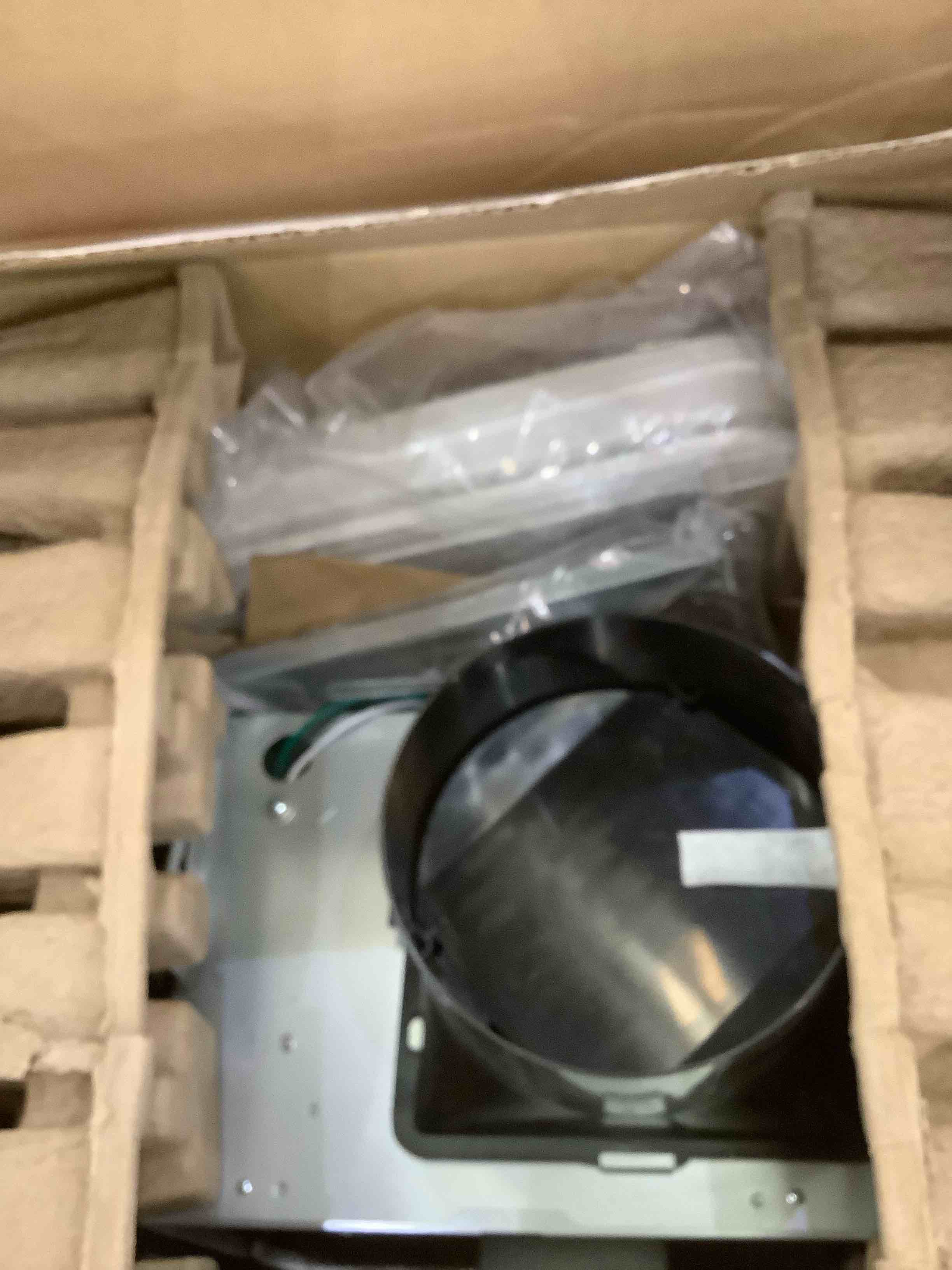 https://s3.amazonaws.com/lotting-images-prod/BargainHunt/EXS01281188_1712152015577.jpeg
