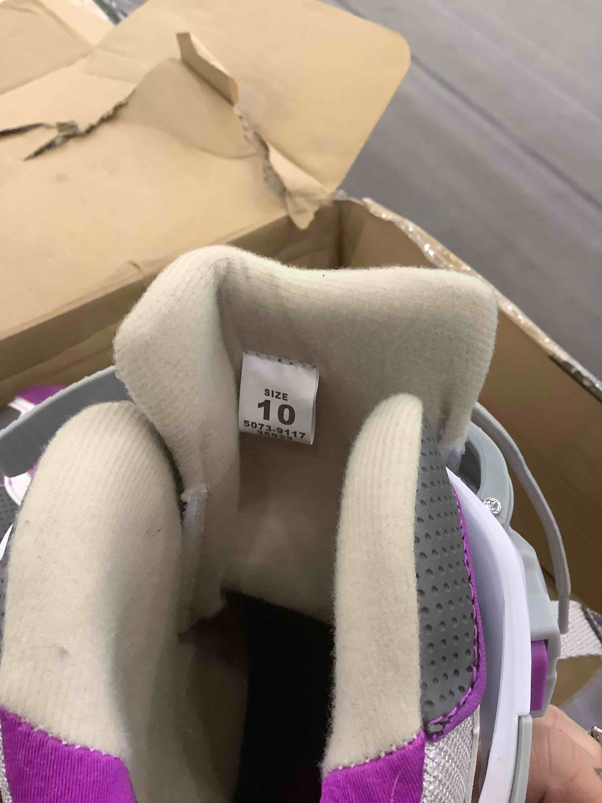 https://s3.amazonaws.com/lotting-images-prod/BargainHunt/EXS01281365_1712239658094.jpeg