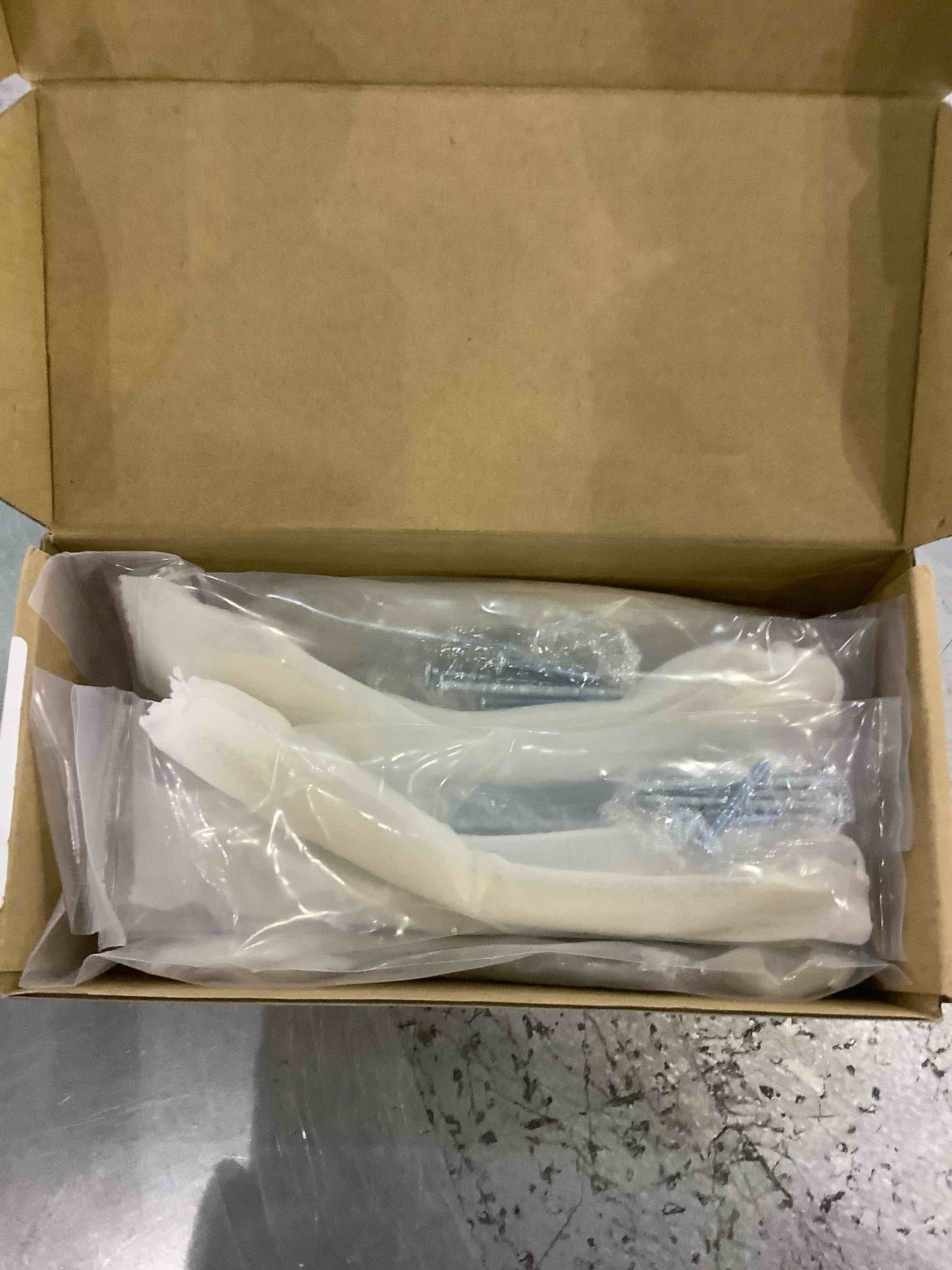 https://s3.amazonaws.com/lotting-images-prod/BargainHunt/EXS01281471_1712317395071.jpeg