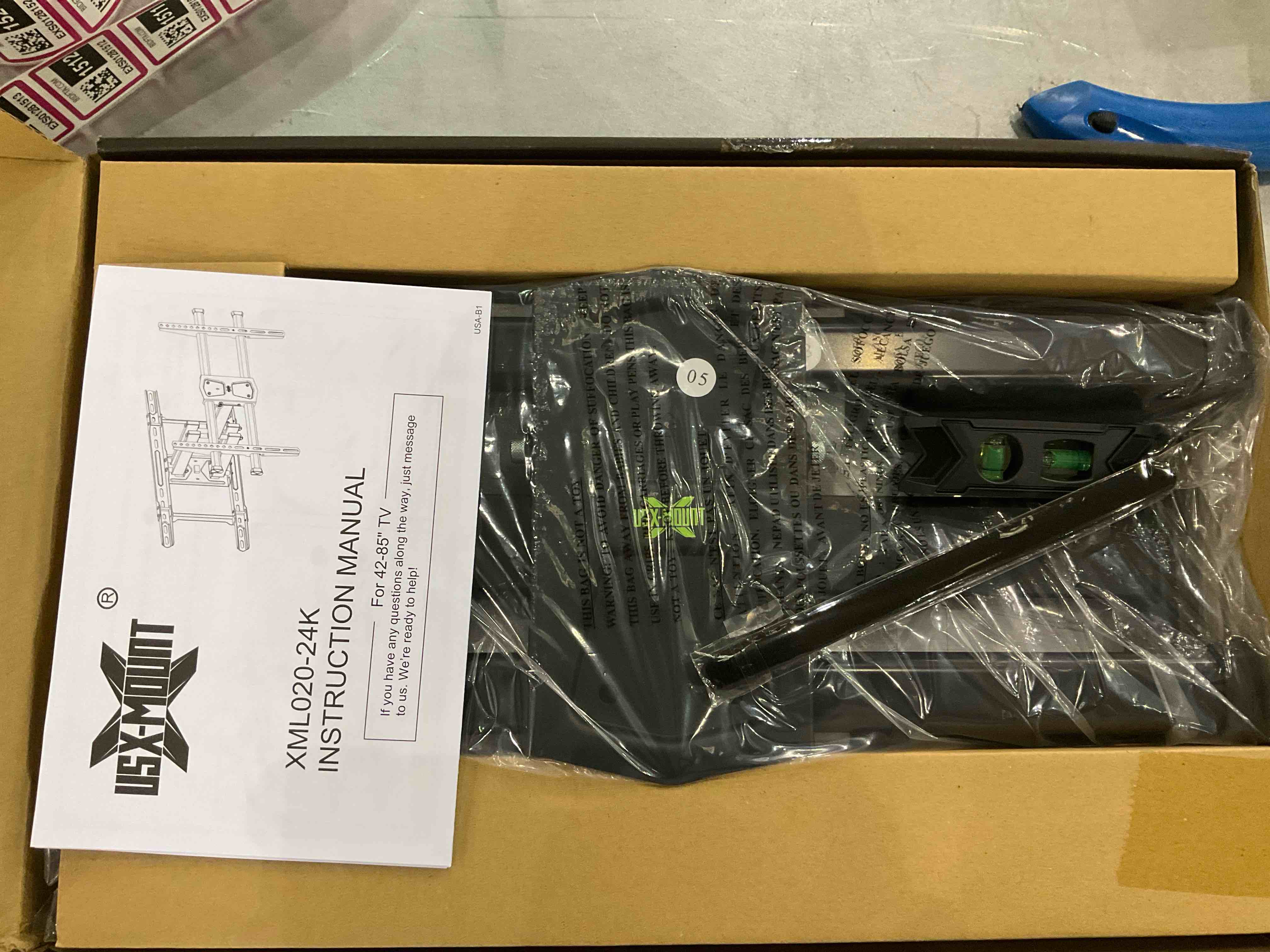 https://s3.amazonaws.com/lotting-images-prod/BargainHunt/EXS01281509_1712060538900.jpeg