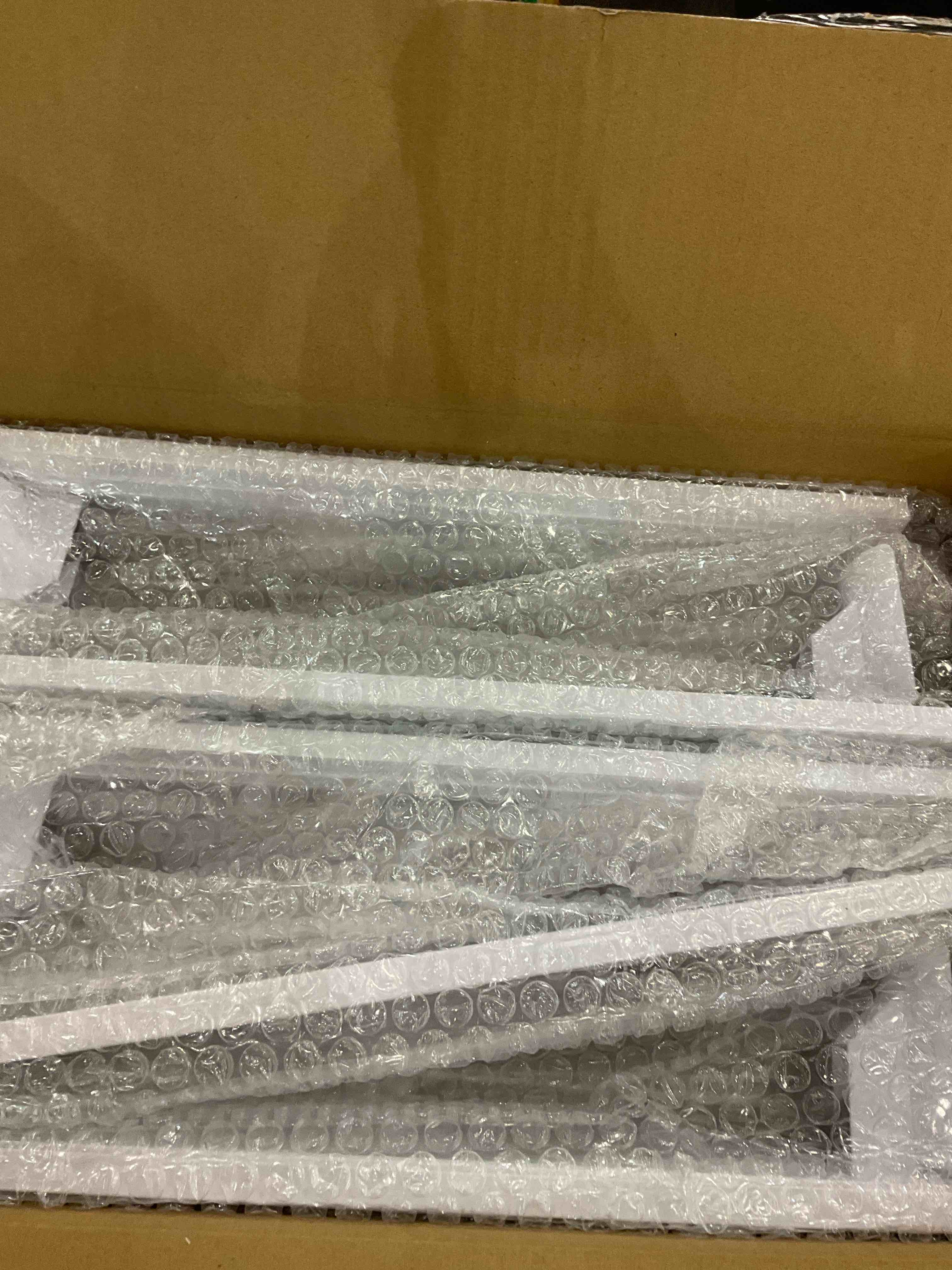 https://s3.amazonaws.com/lotting-images-prod/BargainHunt/EXS01281697_1712684175281.jpeg